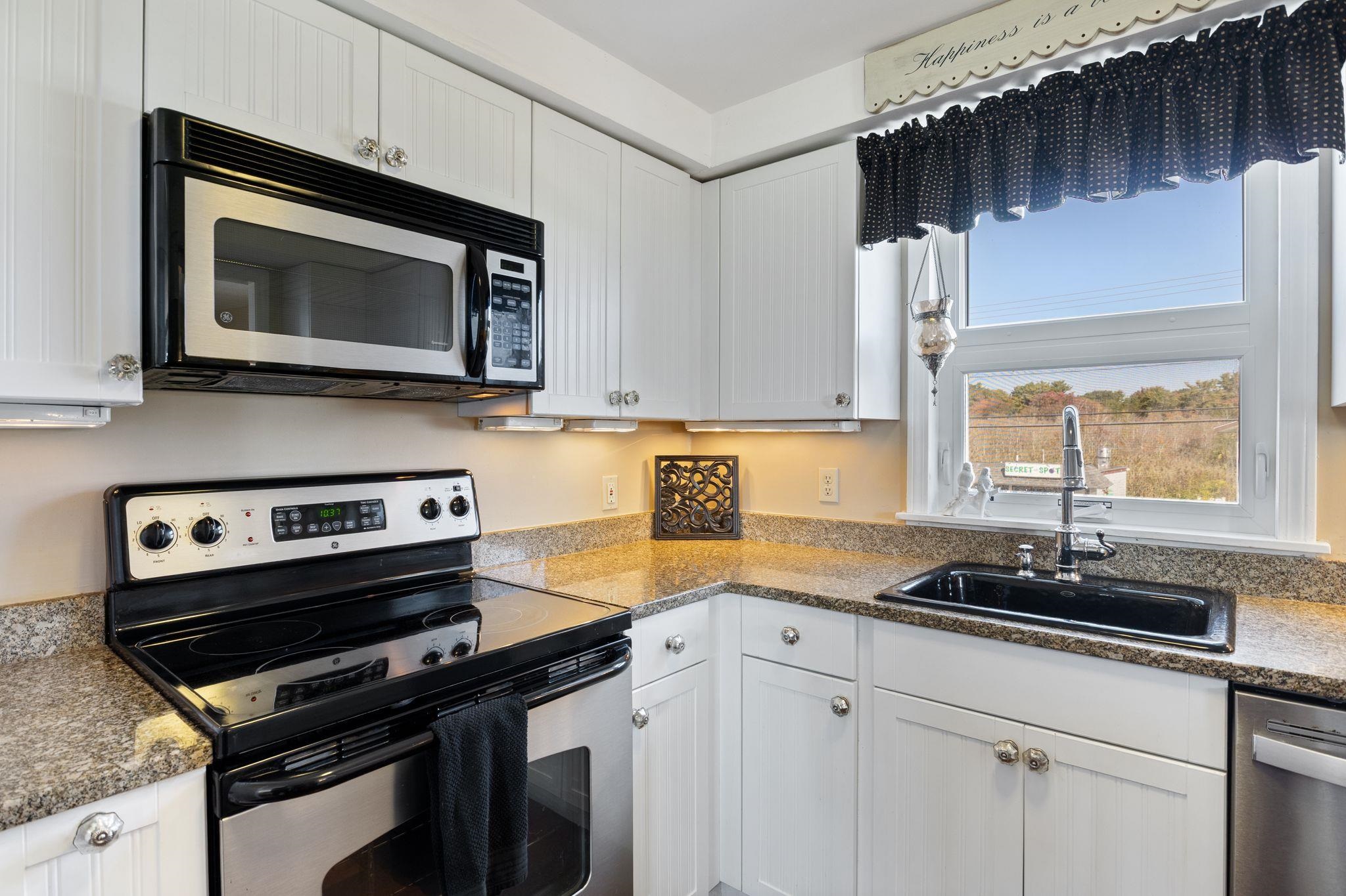 190 Kings Highway Property Photo 15