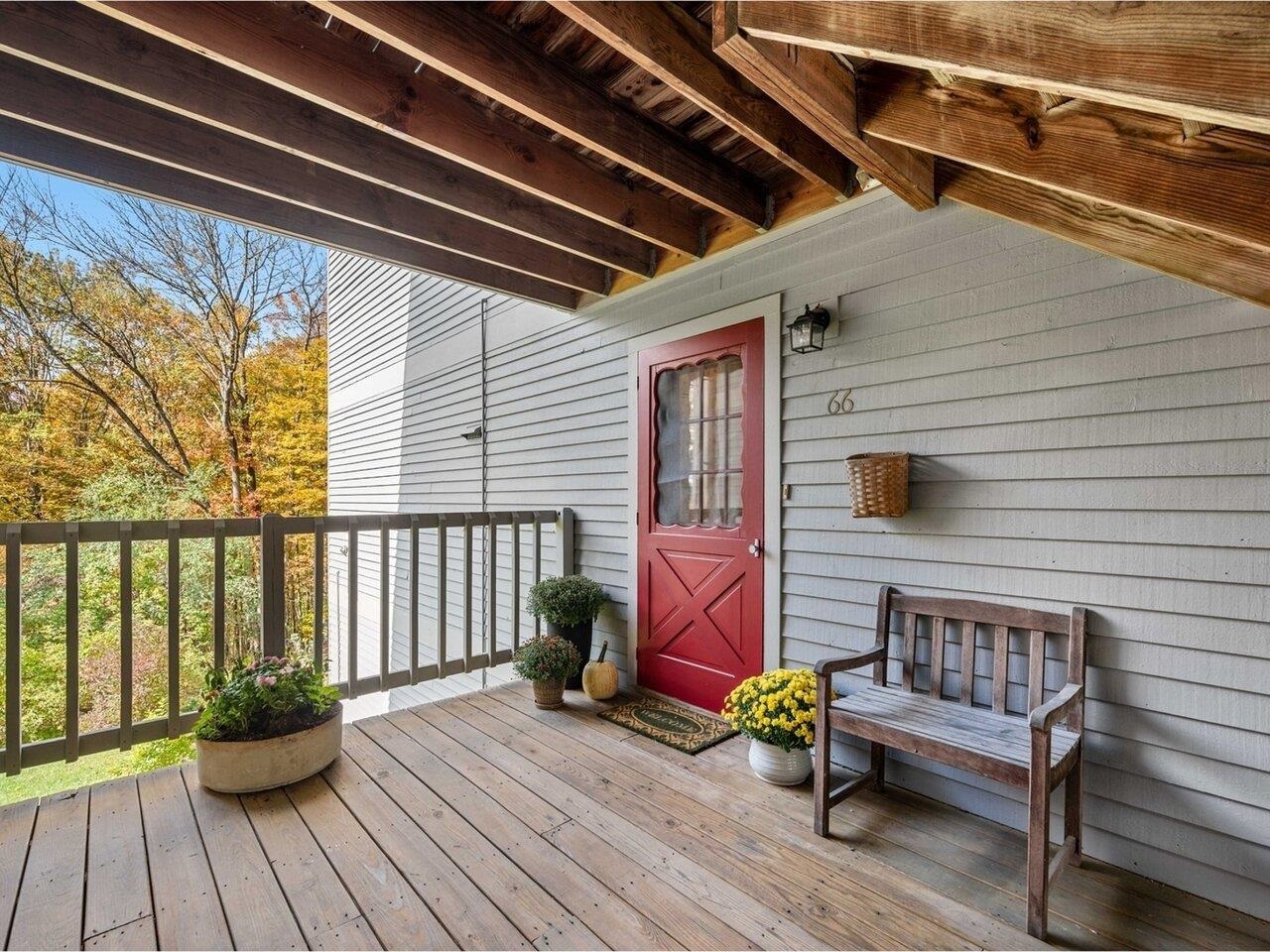 288 Cityside Drive Property Photo 3