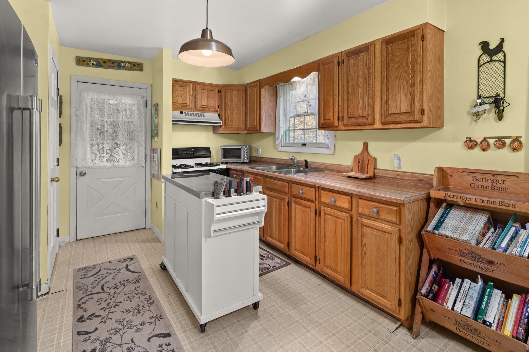 1421 Shaw Mansion Road Property Photo 4