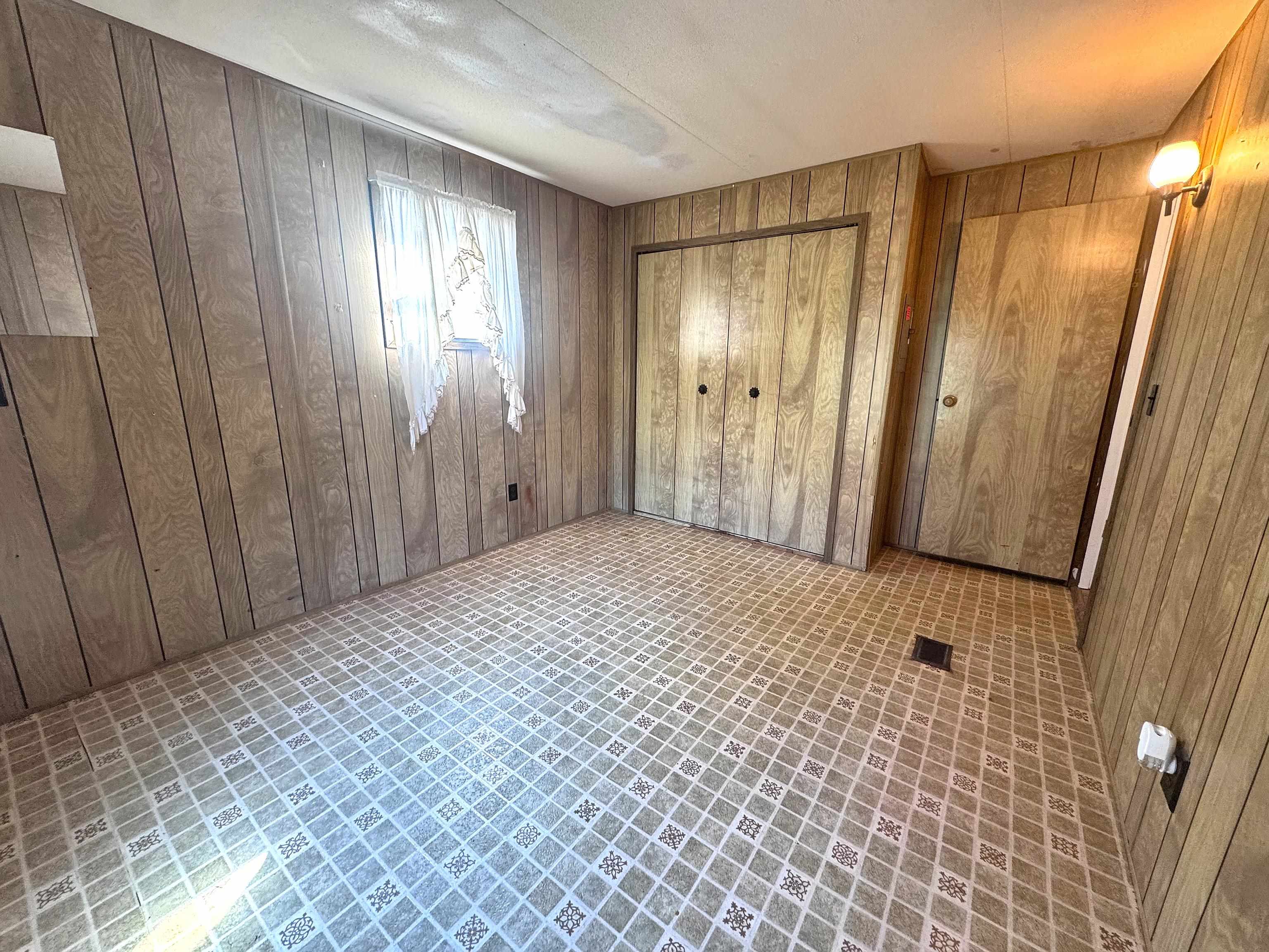 889 Overlea Road Property Photo 19