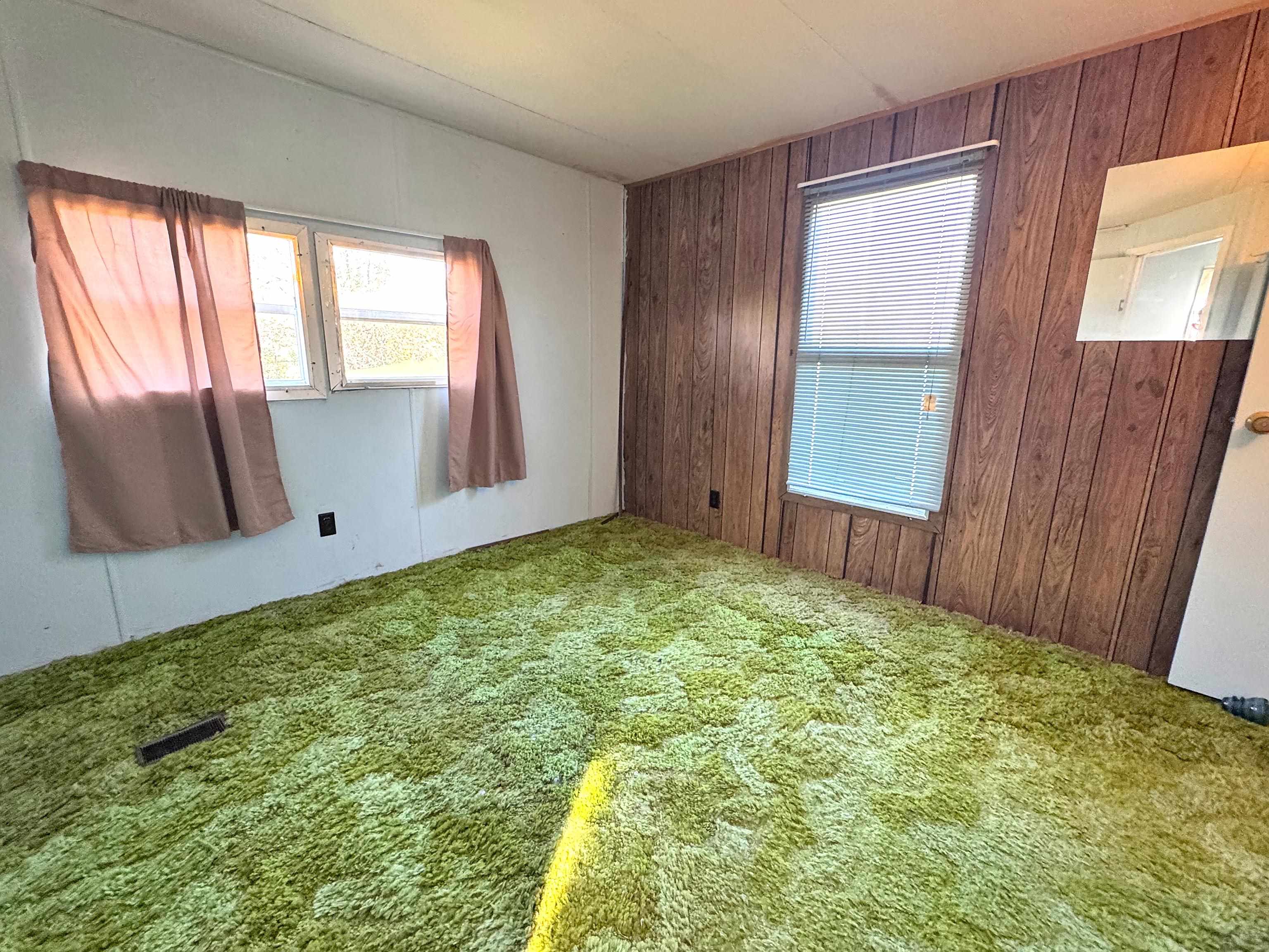 889 Overlea Road Property Photo 33