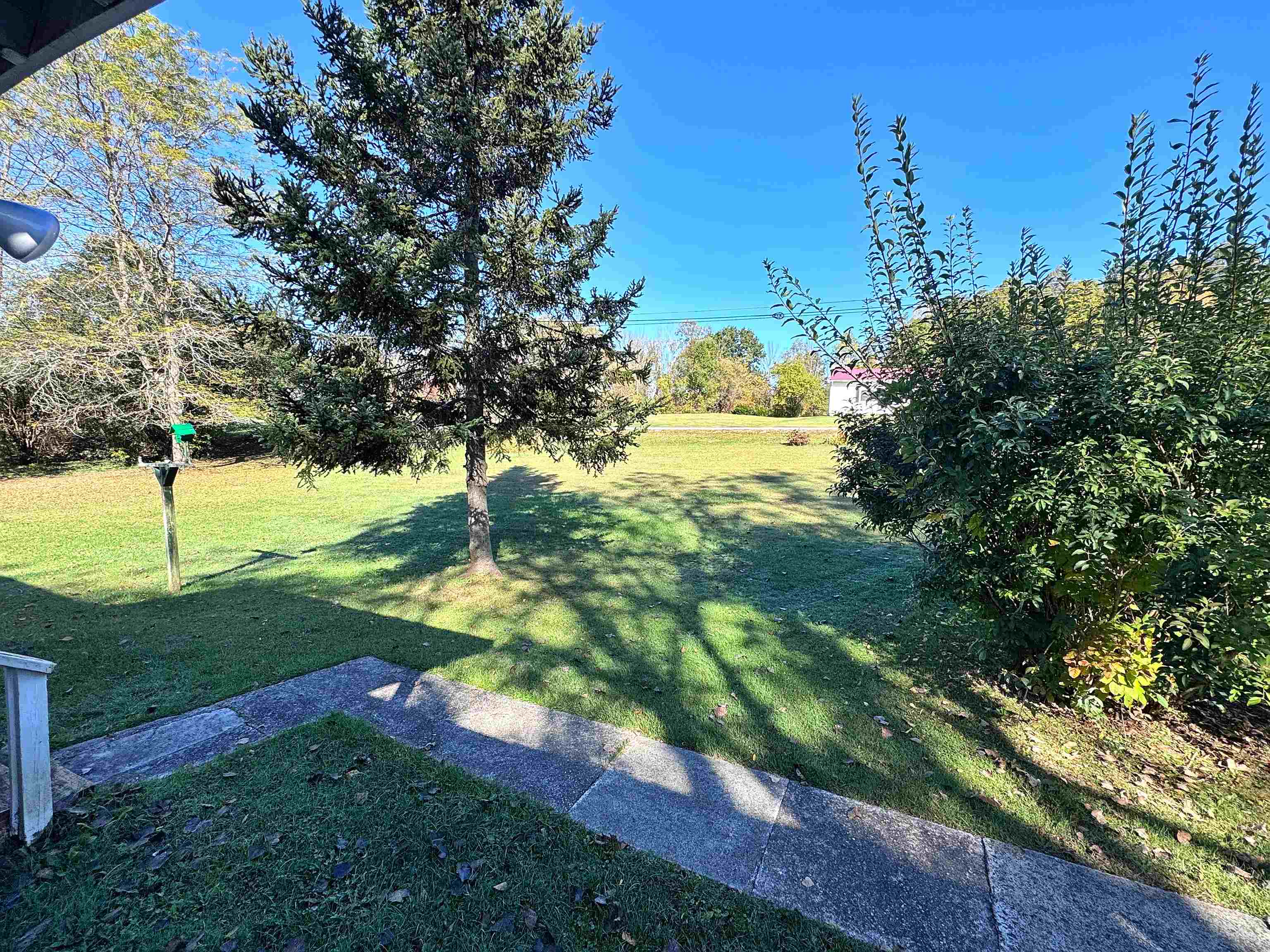 889 Overlea Road Property Photo 38