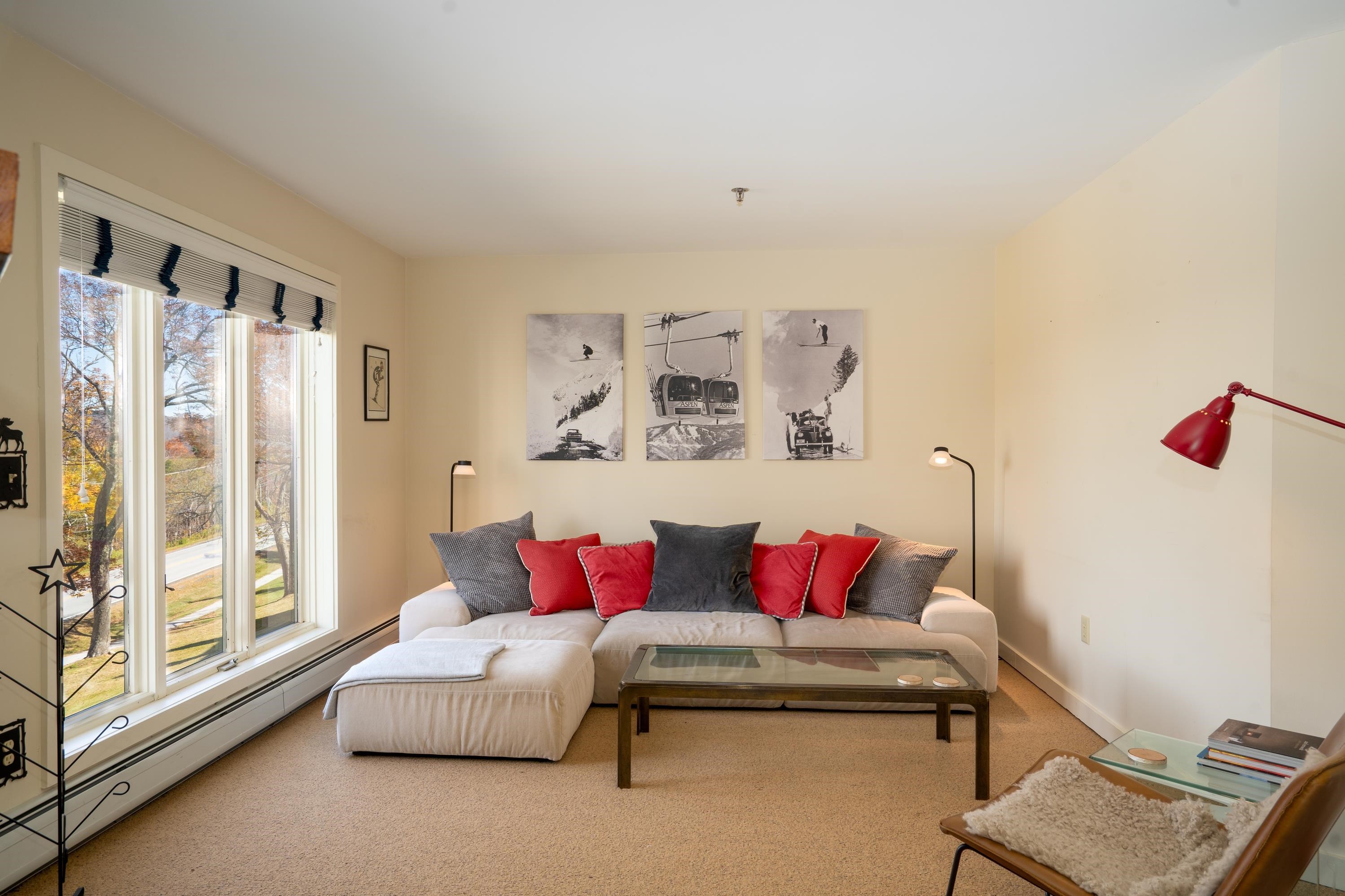 12 Ober Tal Drive Property Photo 6