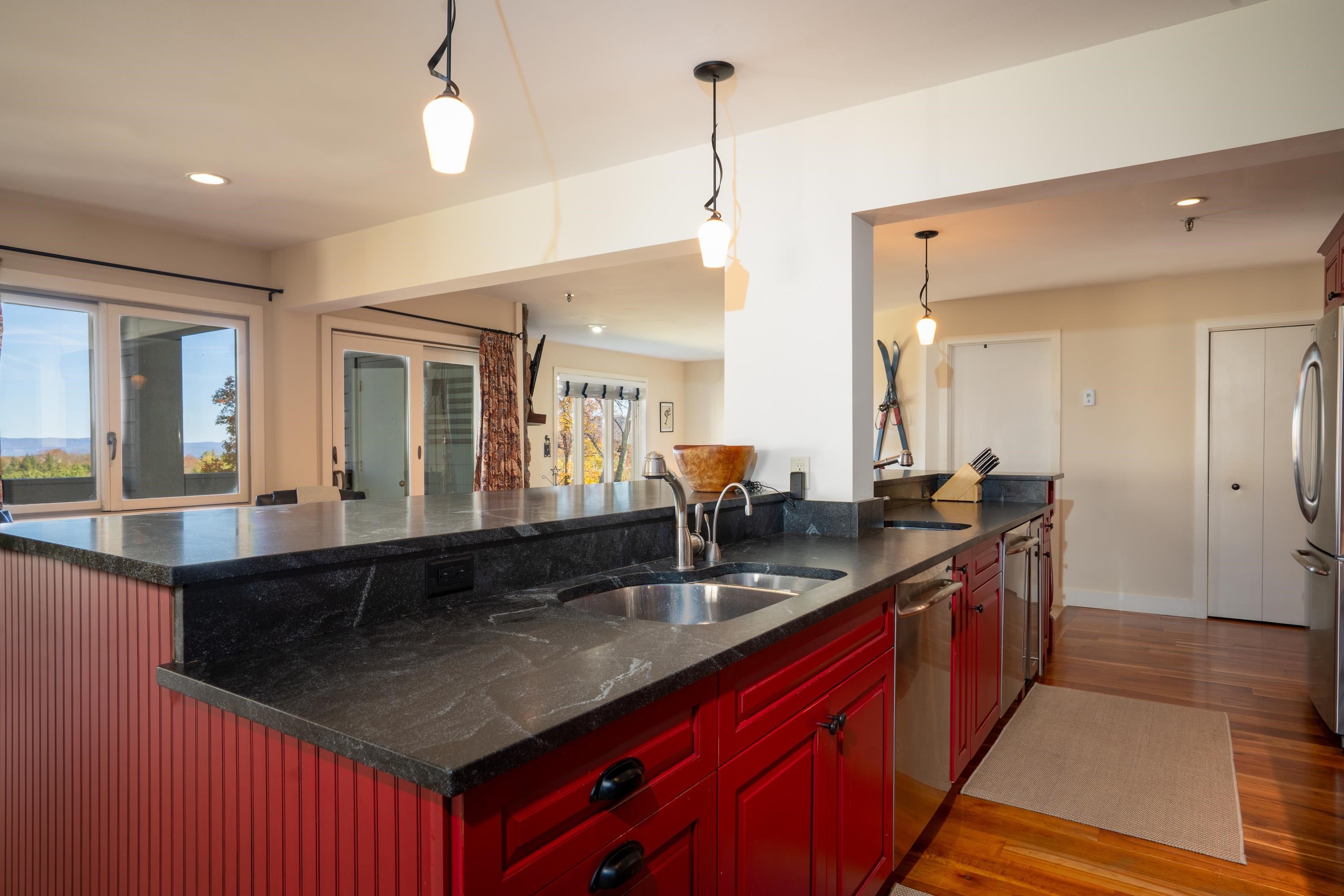 12 Ober Tal Drive Property Photo 8