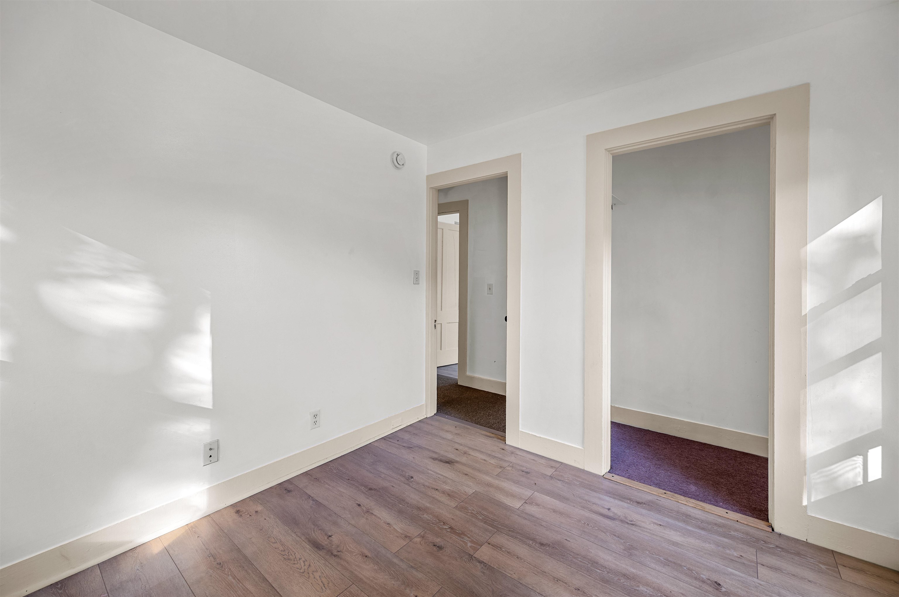 21 River Road W Property Photo 10