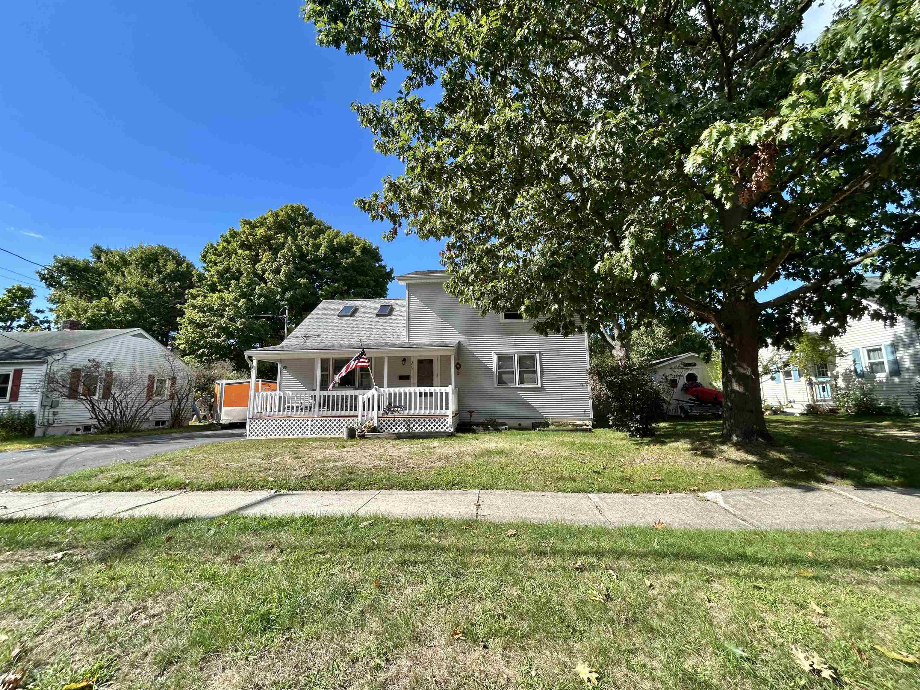 2083 North Avenue Property Photo 2