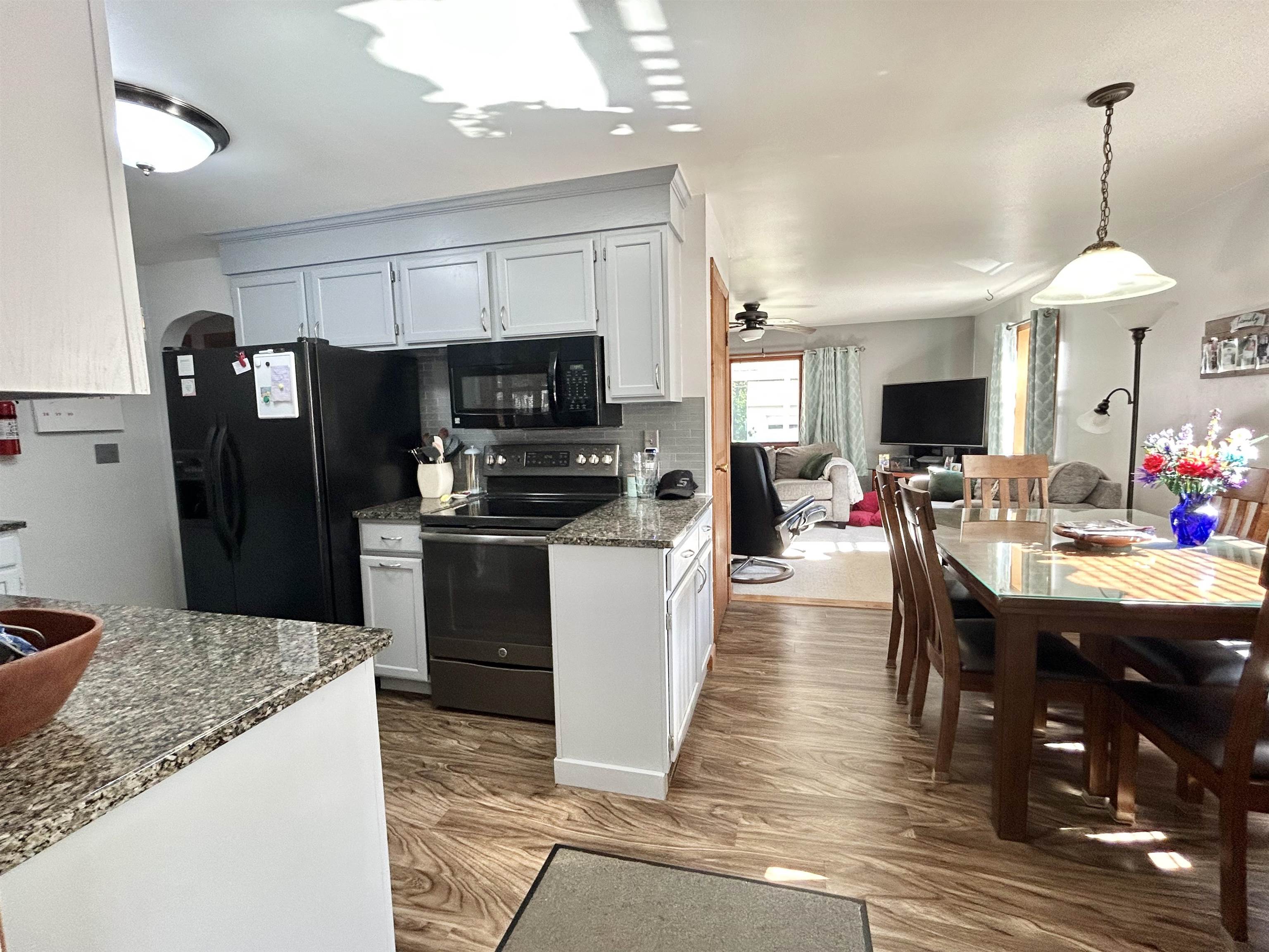 2083 North Avenue Property Photo 8