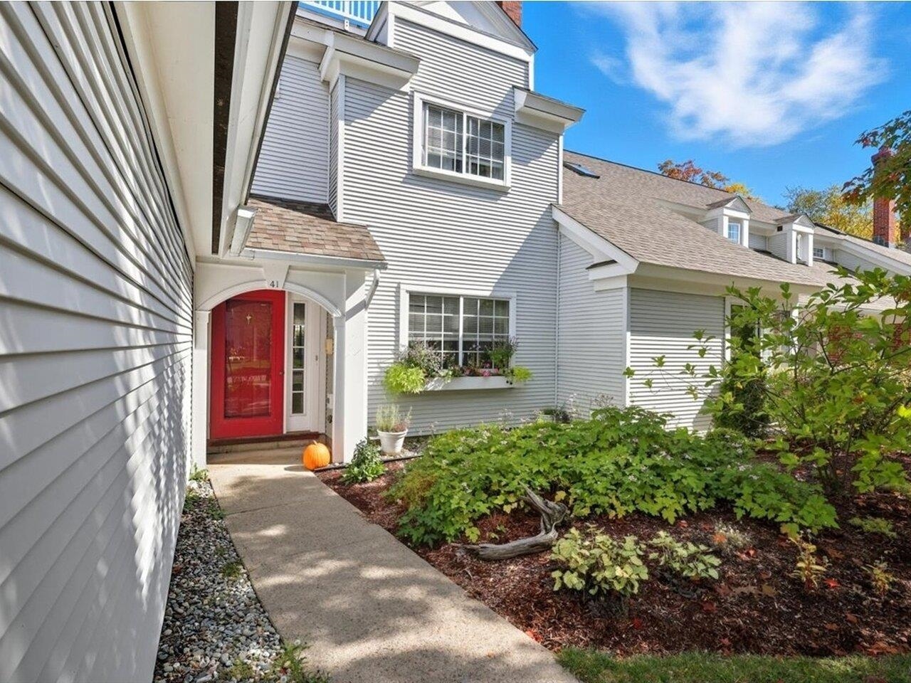 41 Southwind Drive Property Photo 3