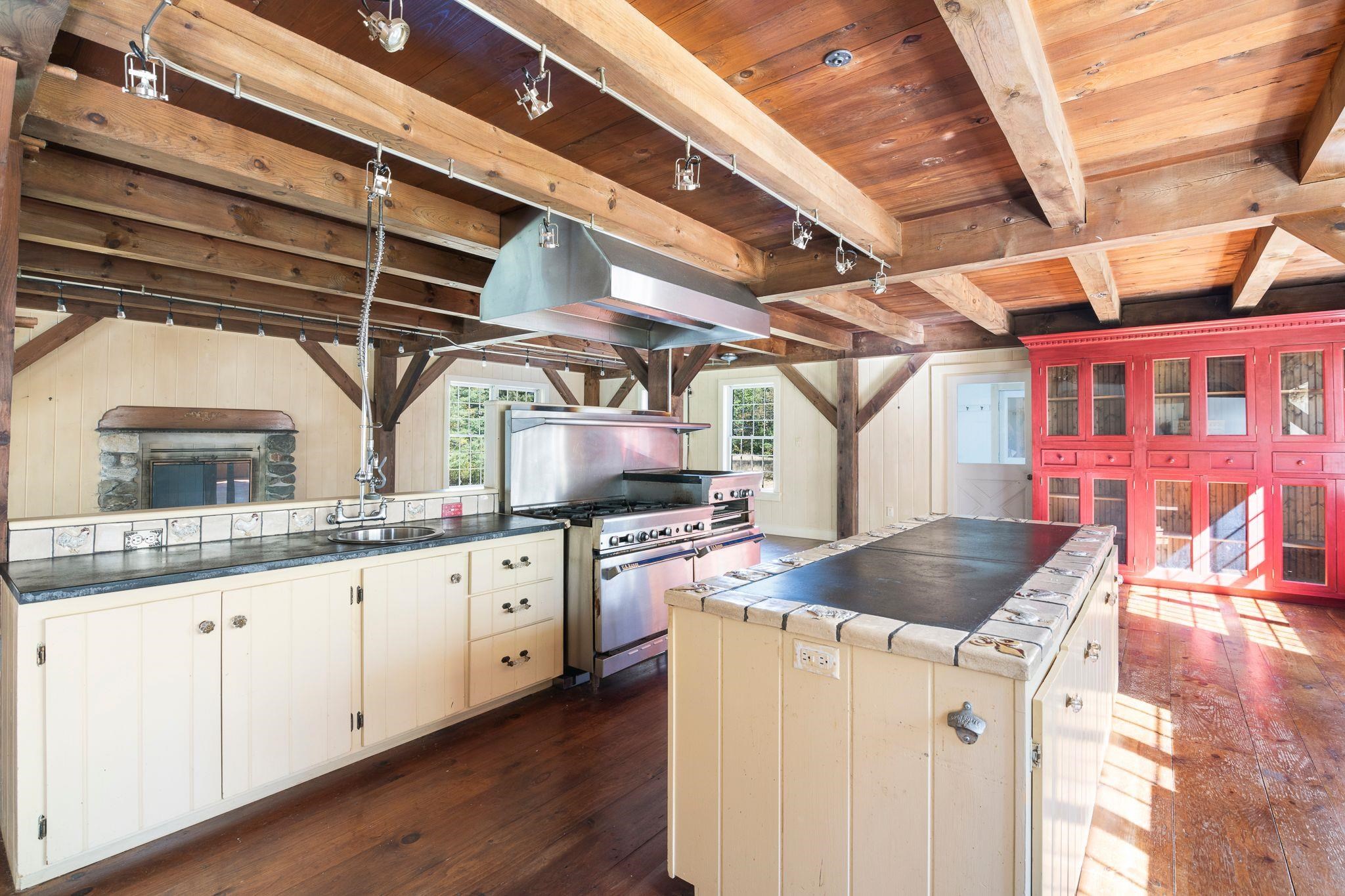 131 Stark Road Property Photo 6