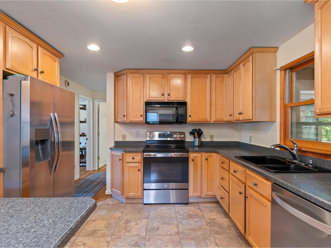 17 Westward Drive Property Photo 3