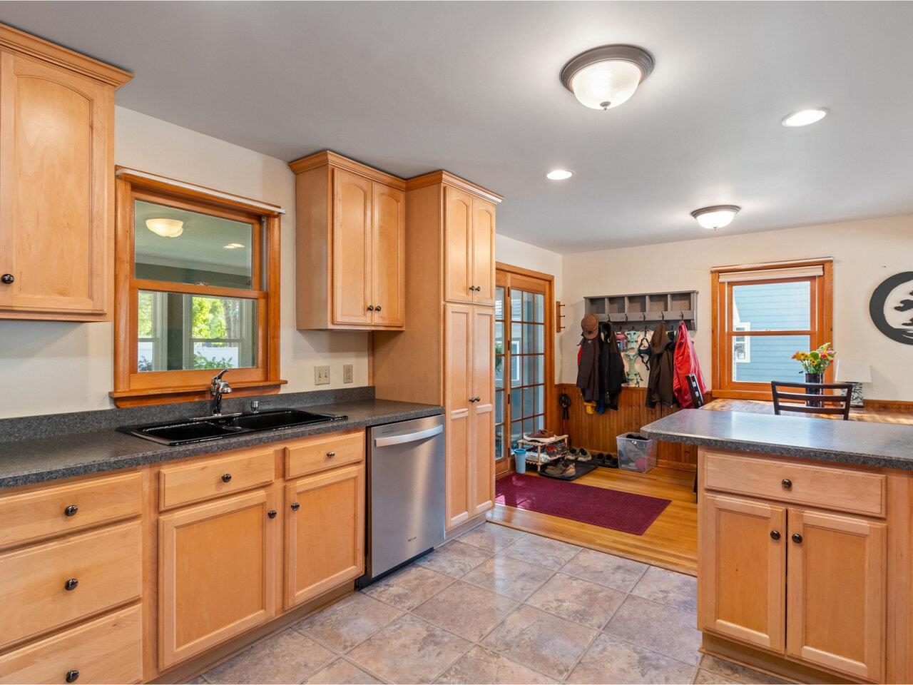 17 Westward Drive Property Photo 4