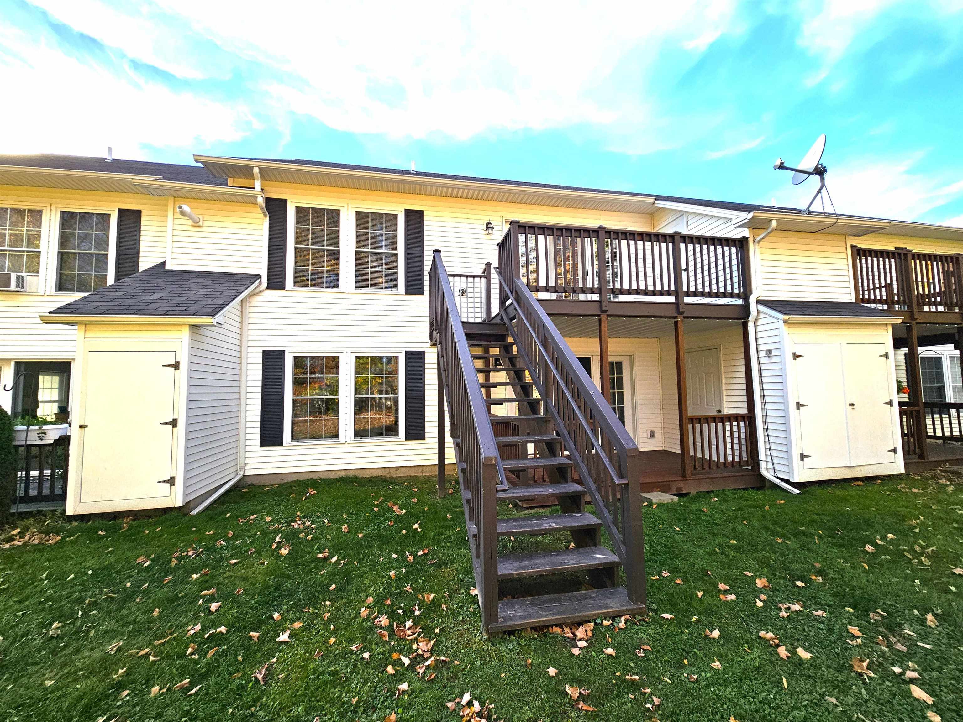 78 Kingsbury Circle Property Photo 2