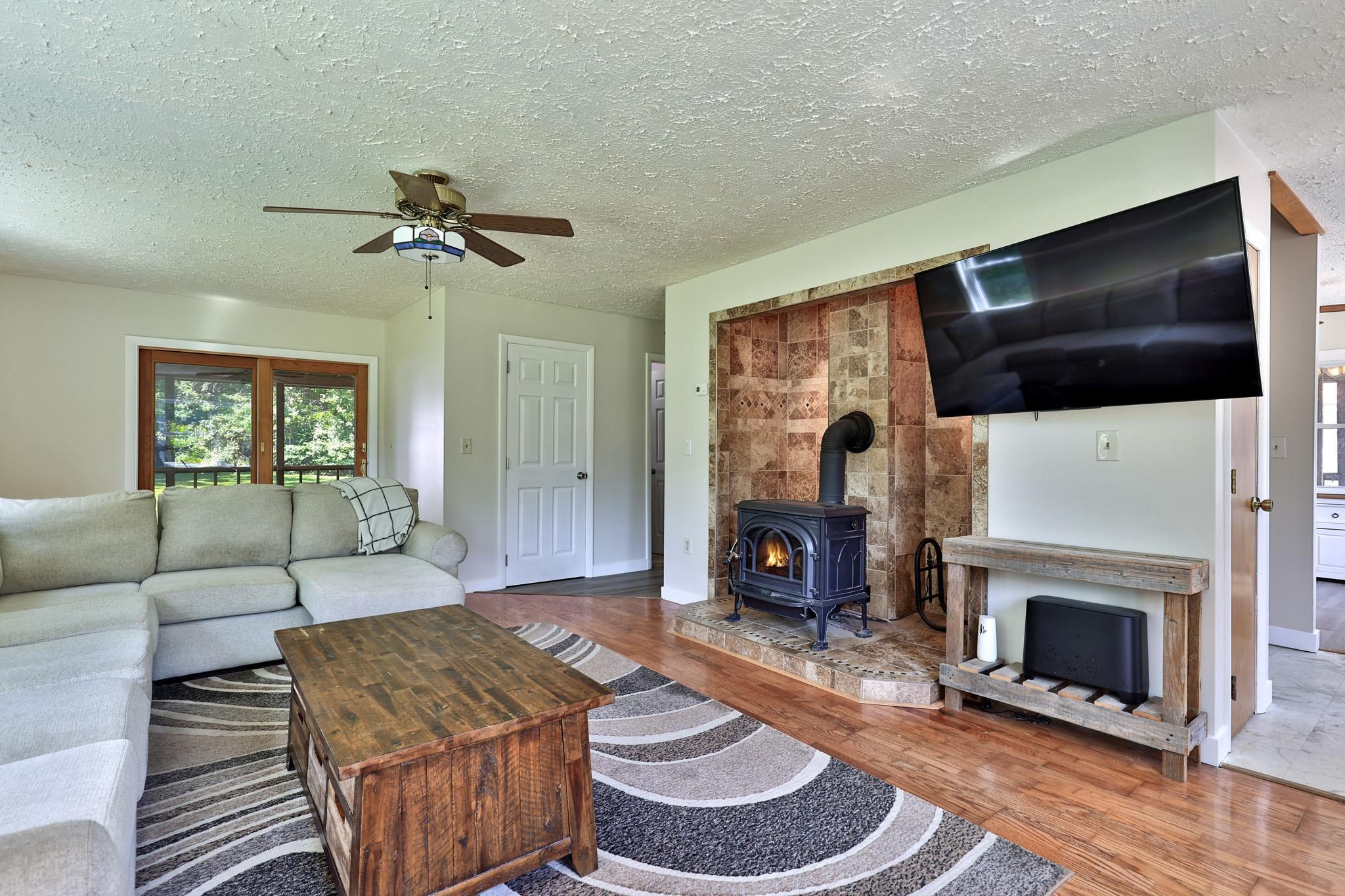 2140 Brandon Mountain Road Property Photo 4