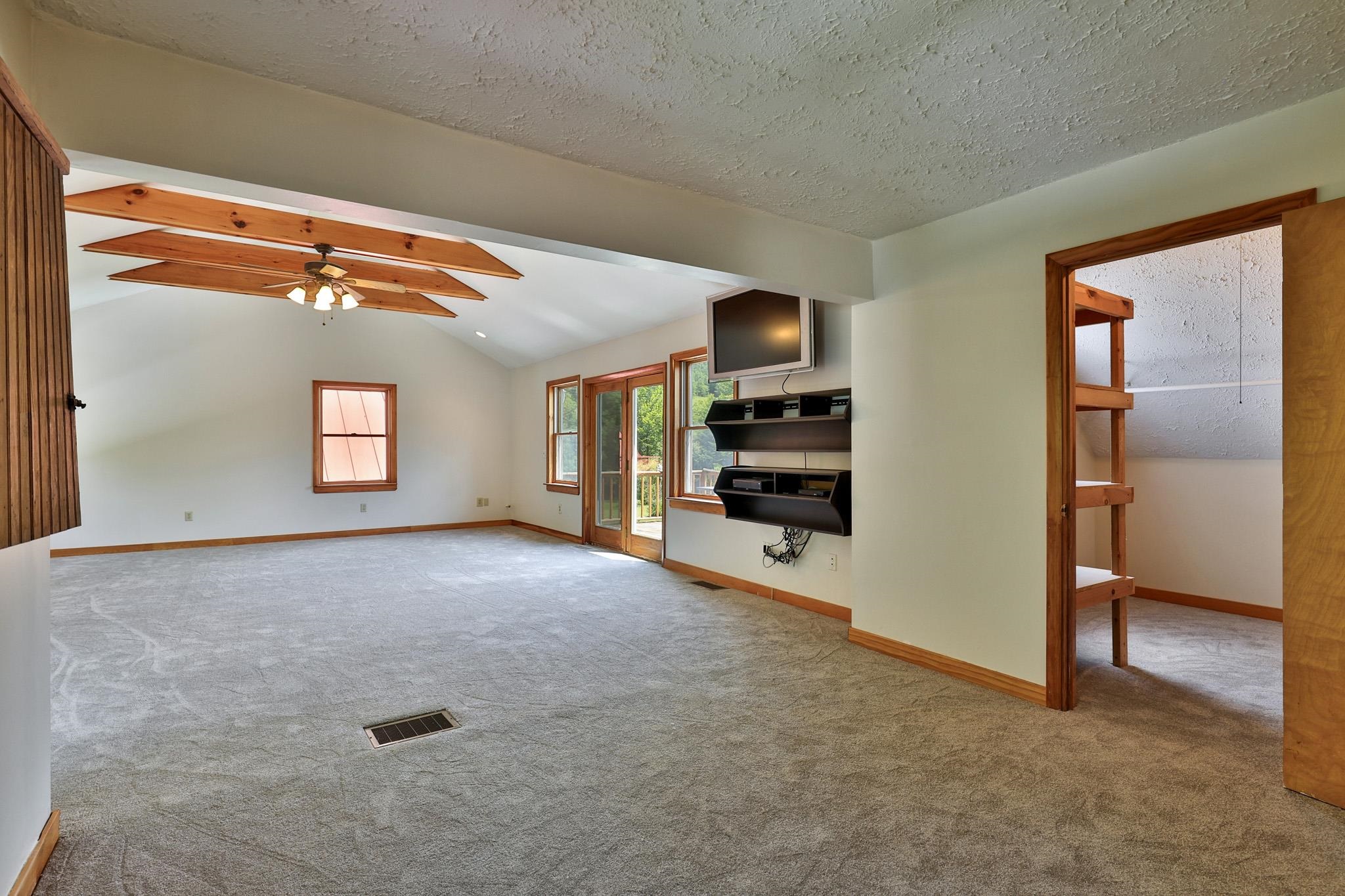 2140 Brandon Mountain Road Property Photo 17