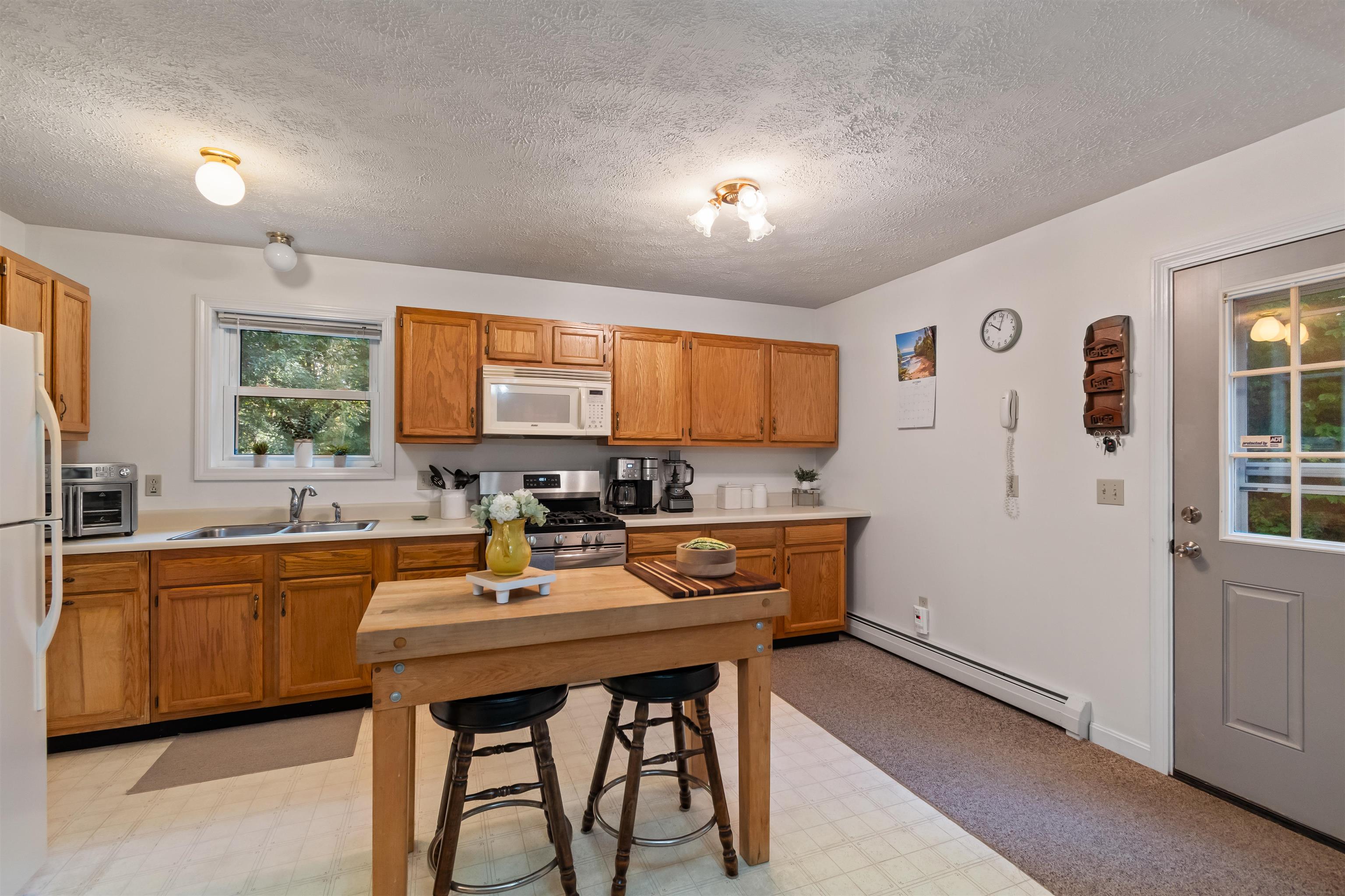 446 Sanderson Road Property Photo 6