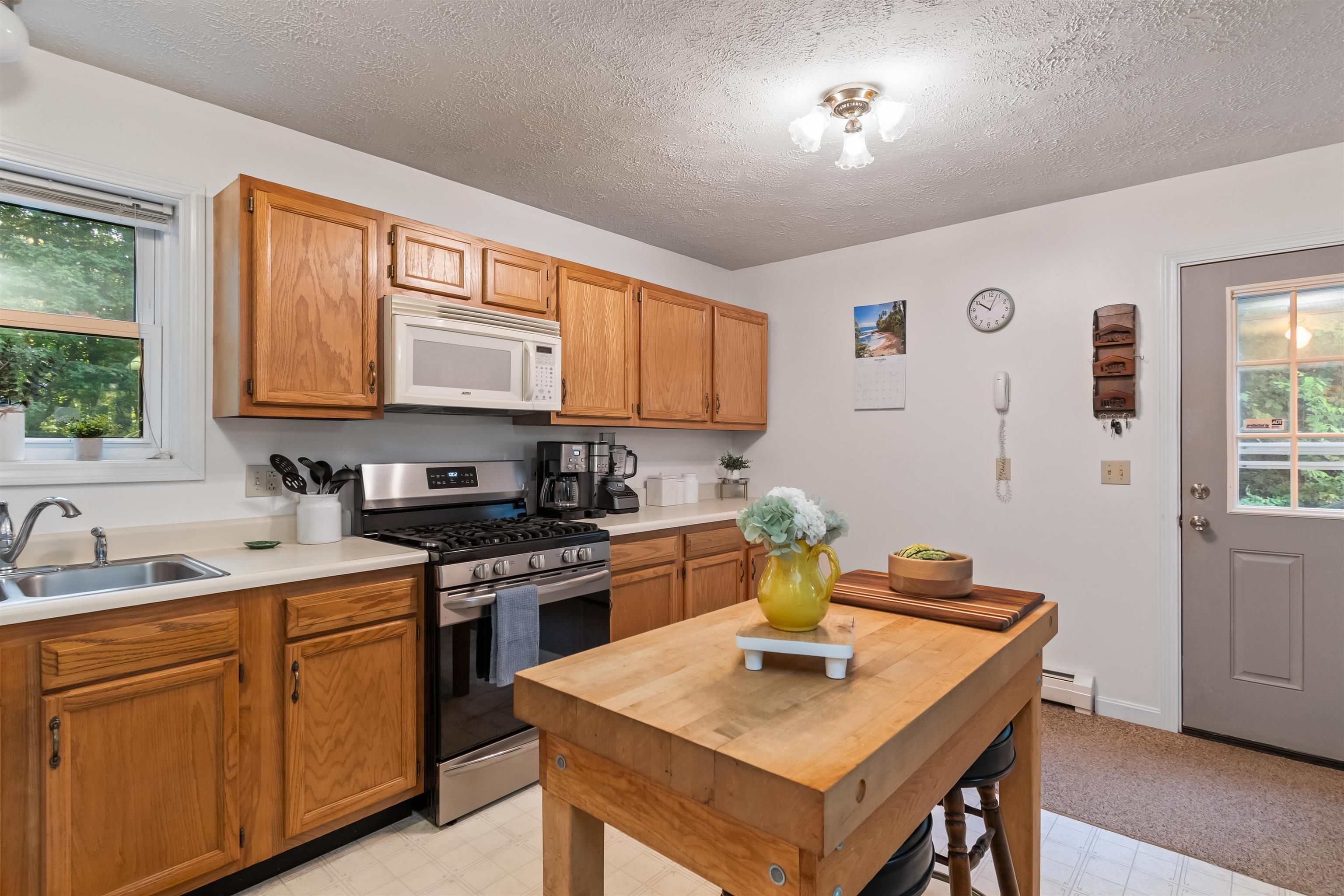 446 Sanderson Road Property Photo 10