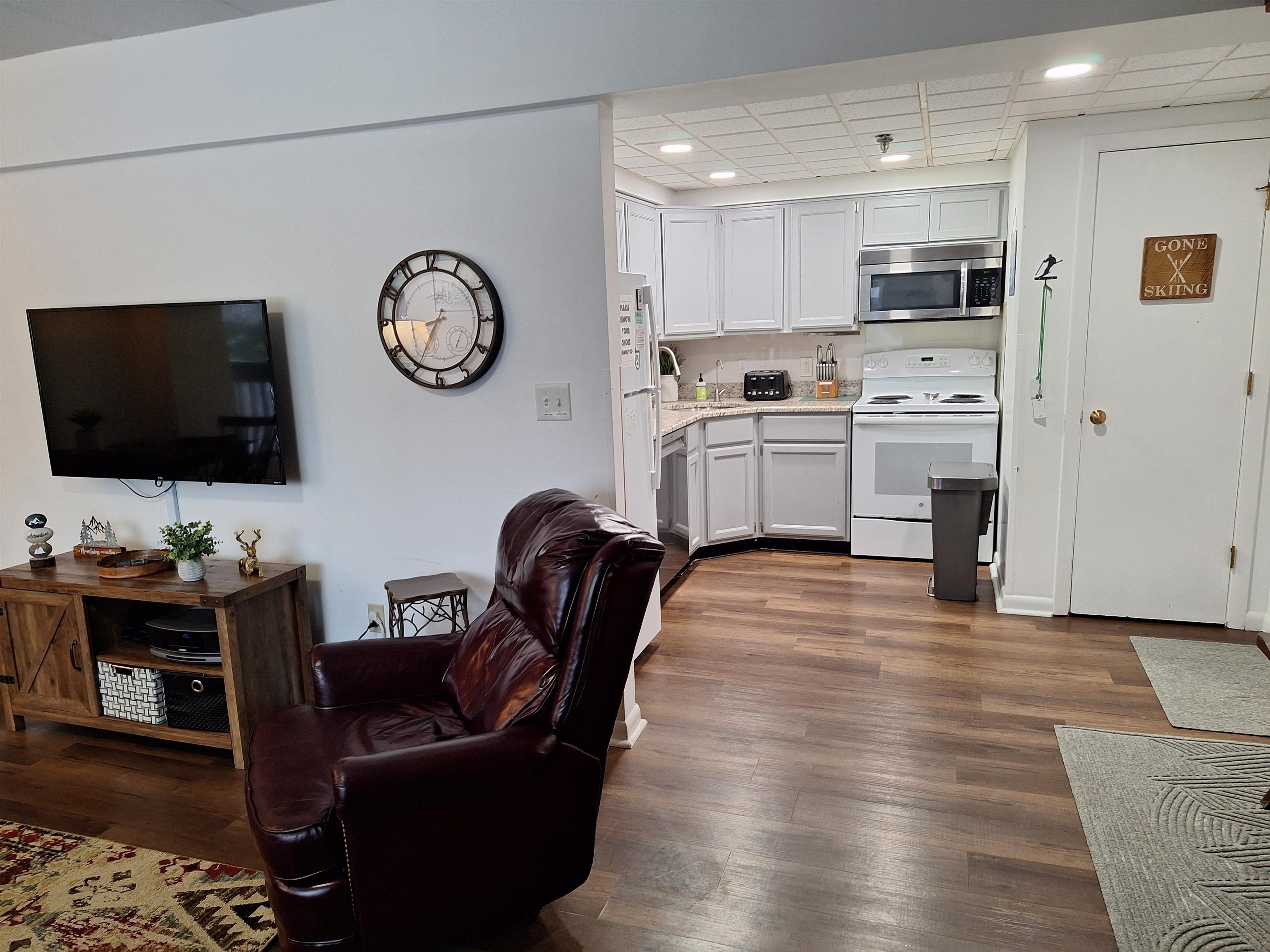 137 East Mountain Road Property Photo 8