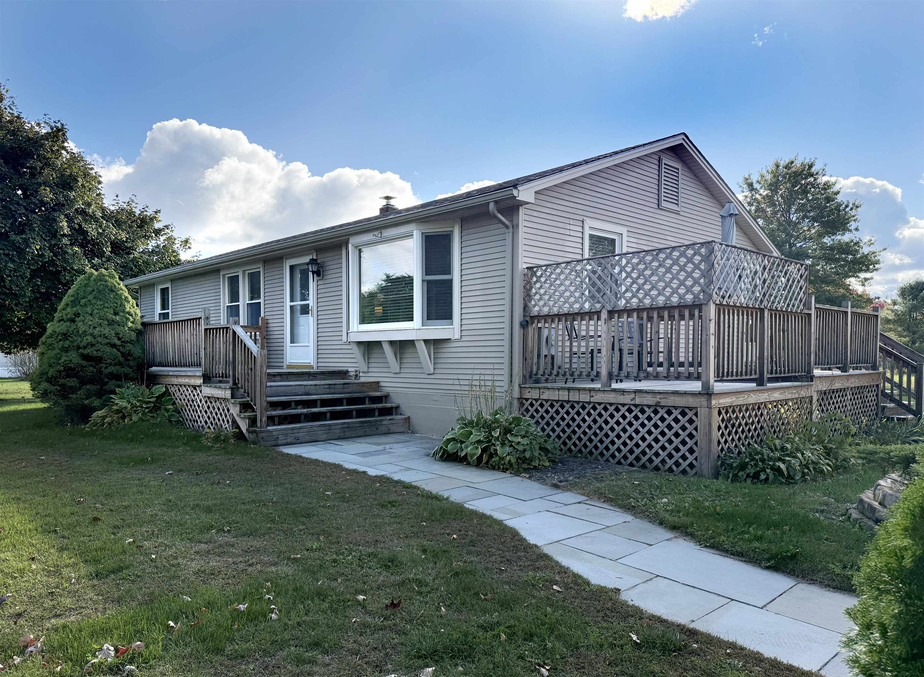 501 Quaker Street Property Photo 1