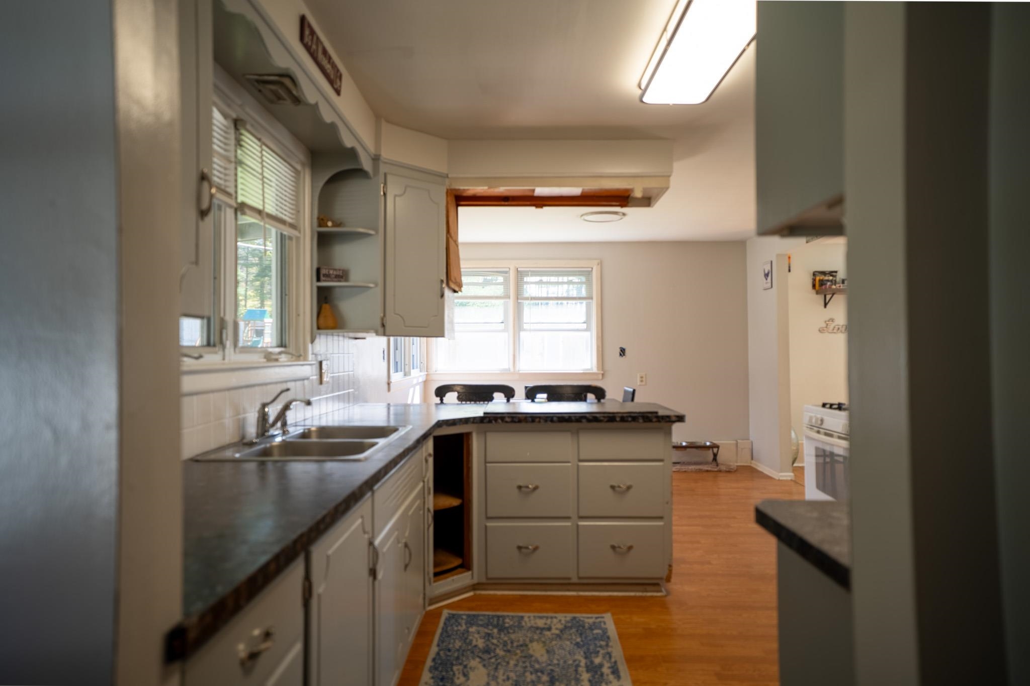 96 Stetson Terrace Property Photo 5