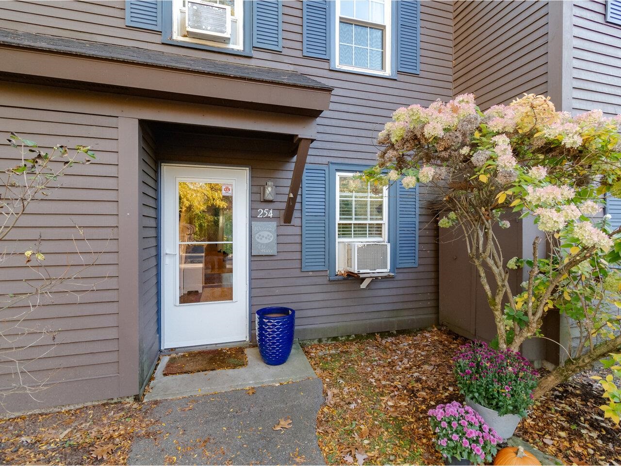 254 Twin Oaks Terrace Property Photo 2