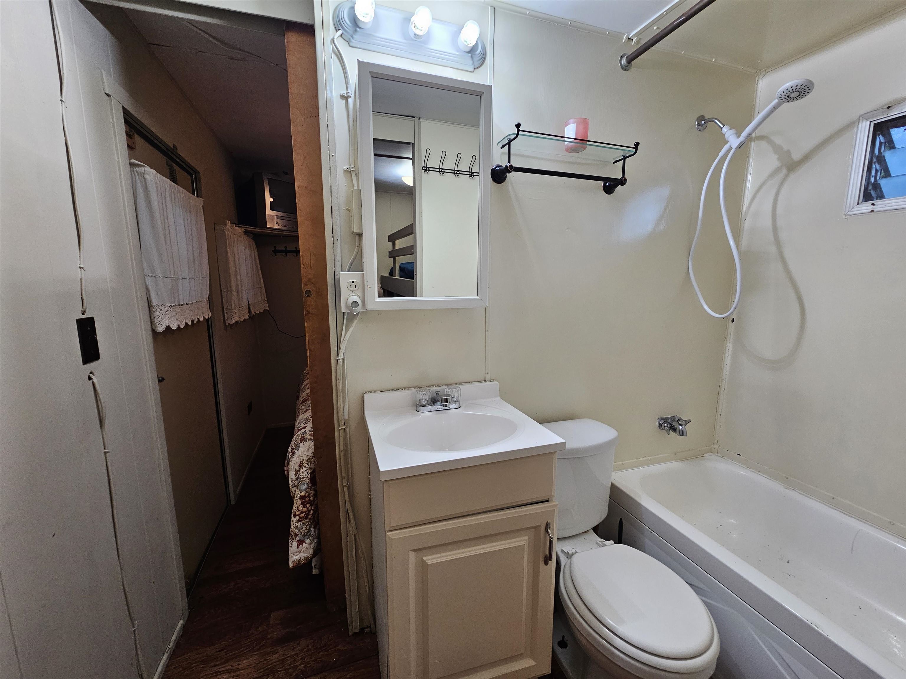 96 Lhcs Road Property Photo 17