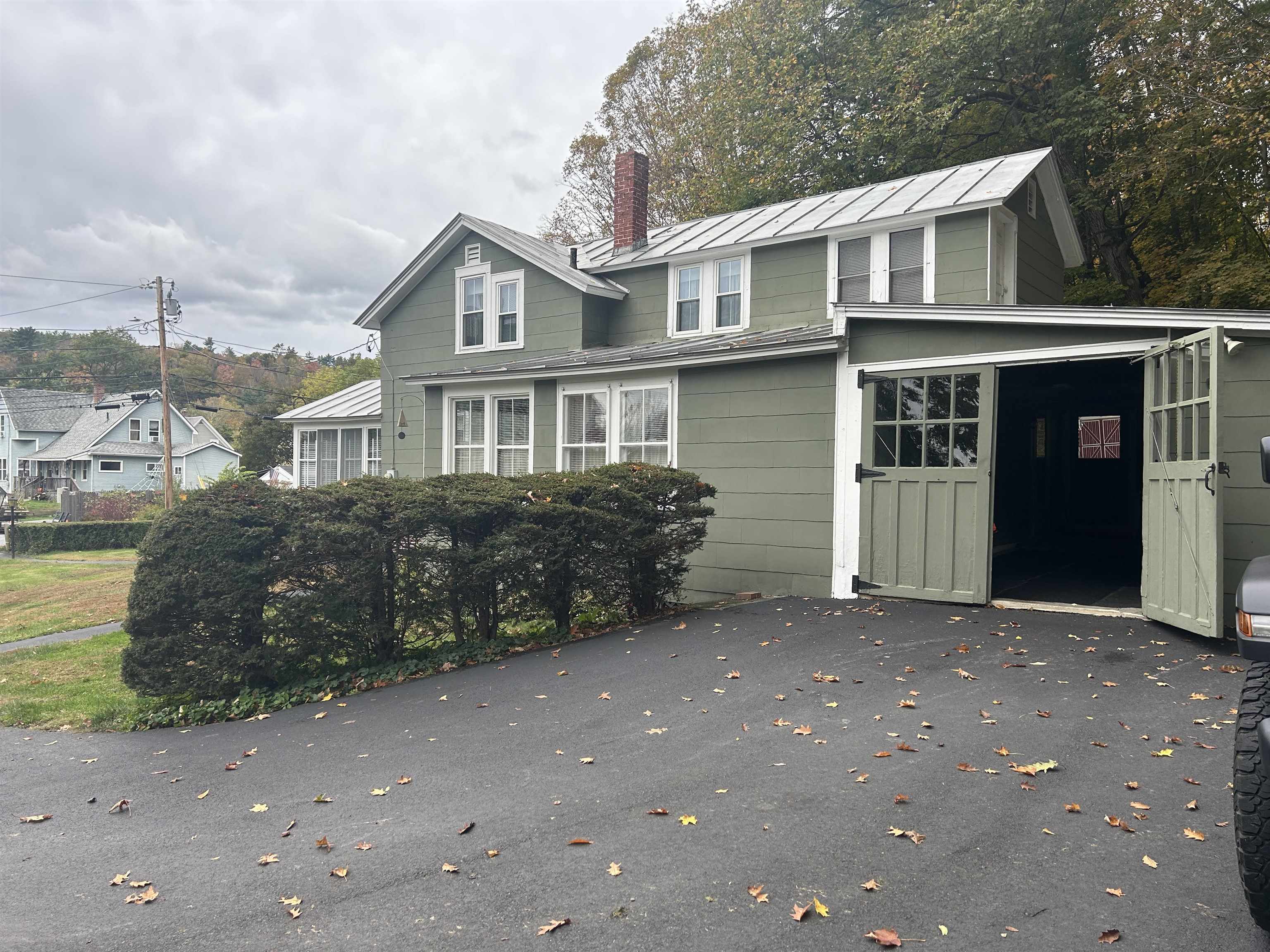 184 Hazen Street Property Photo 3