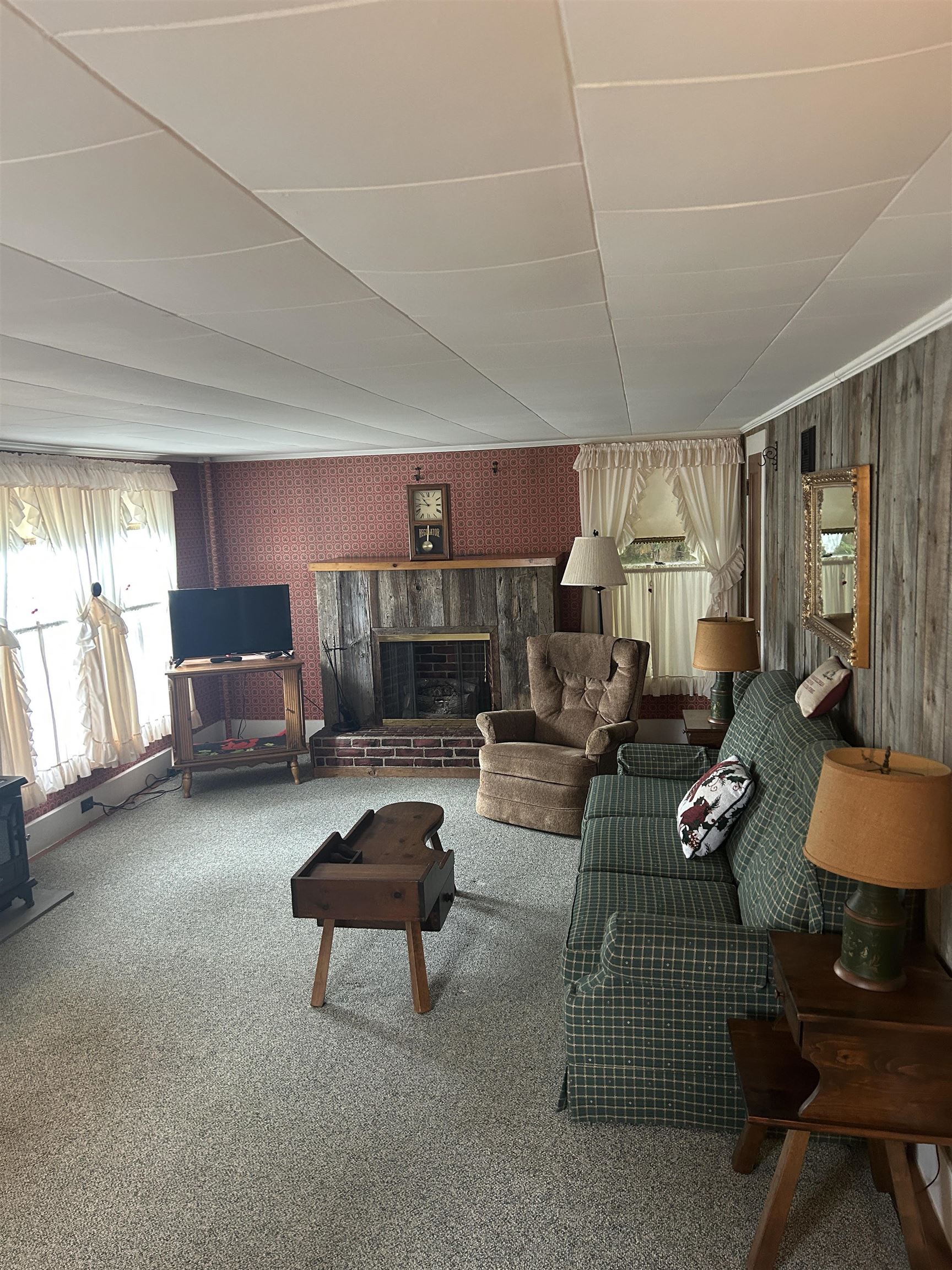 184 Hazen Street Property Photo 8