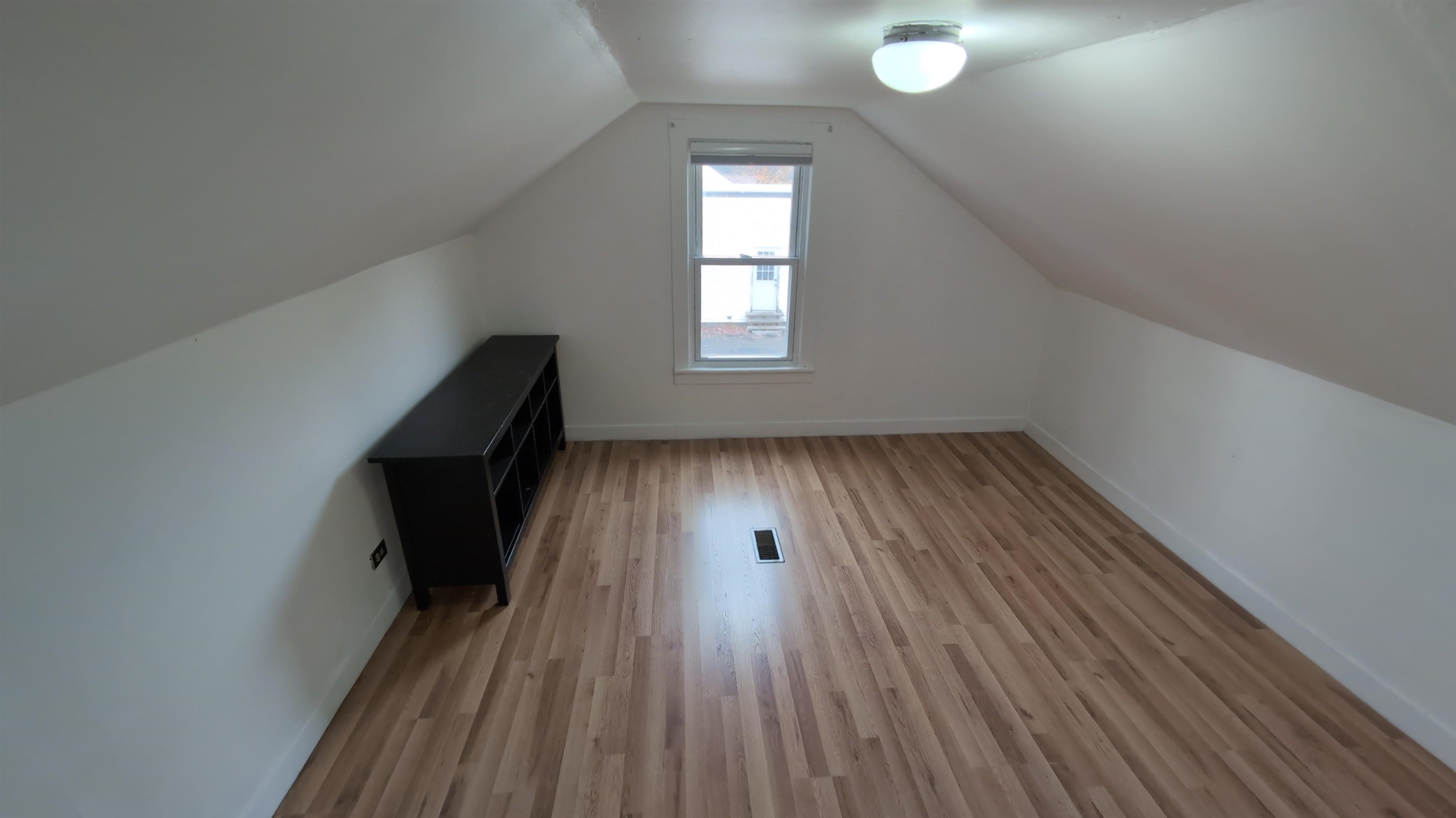 168 West Street Property Photo 24