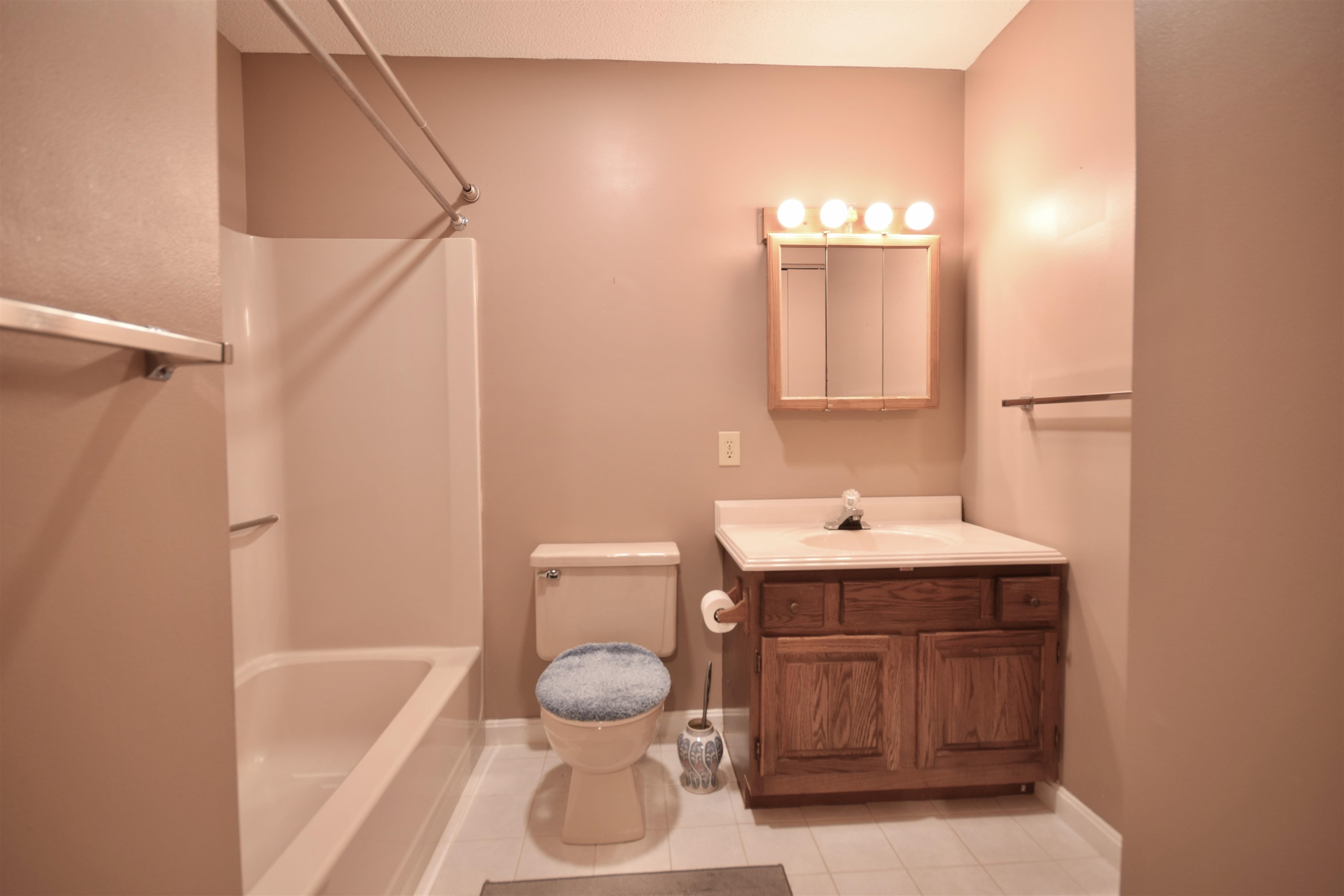 12 Gilbert Square Property Photo 13