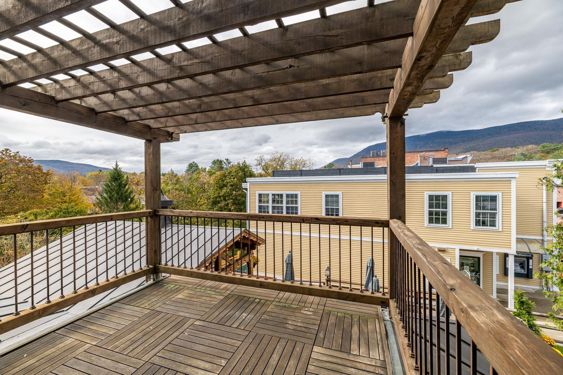 4928 Main Street Property Photo 14