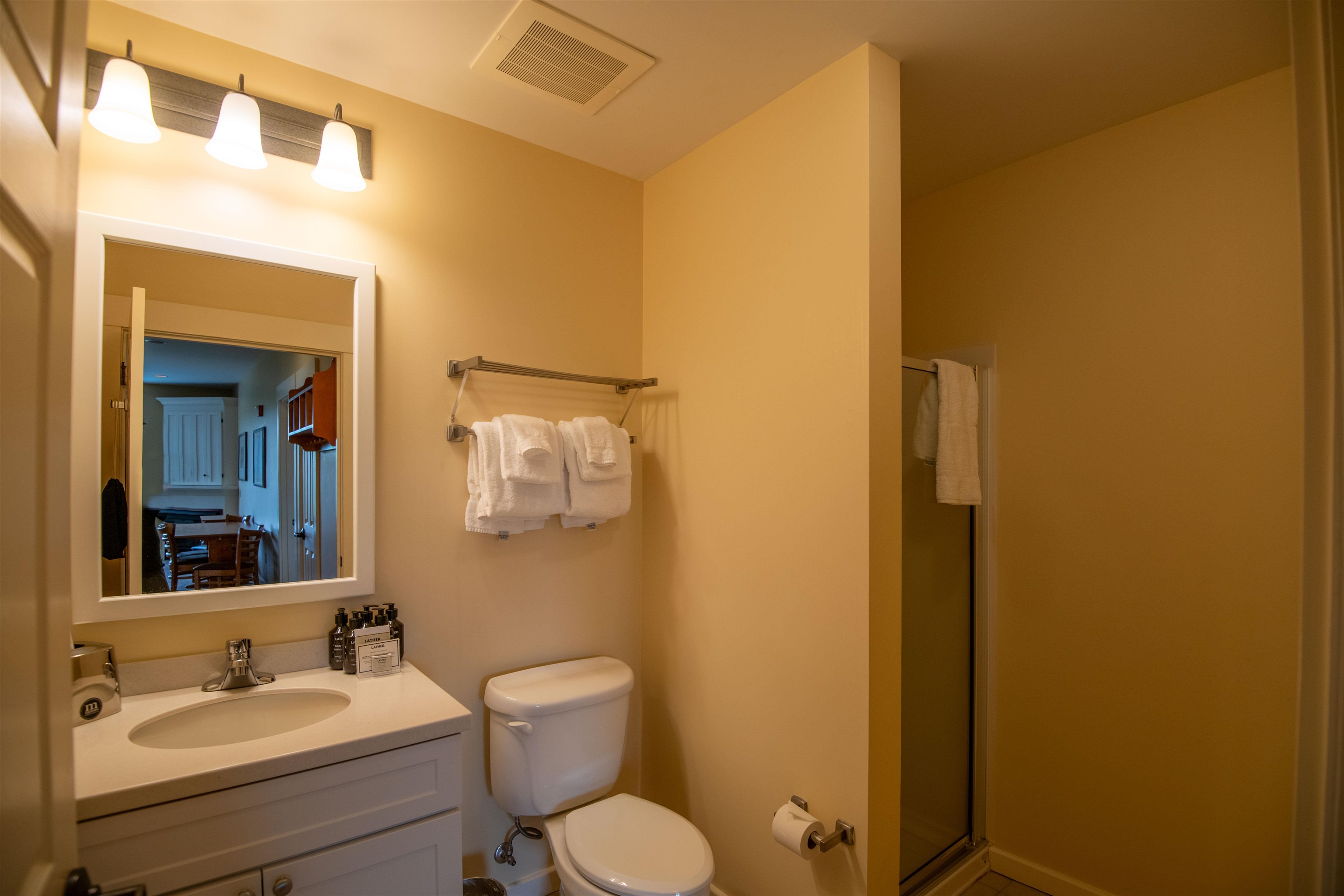 418 Qtr. I I I Jackson Gore Inn Property Photo 16