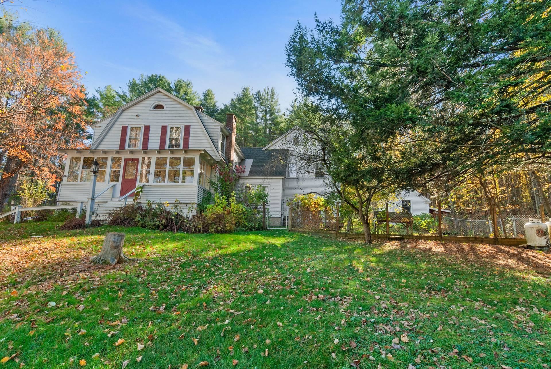 598 East Woodstock Road Property Photo 3