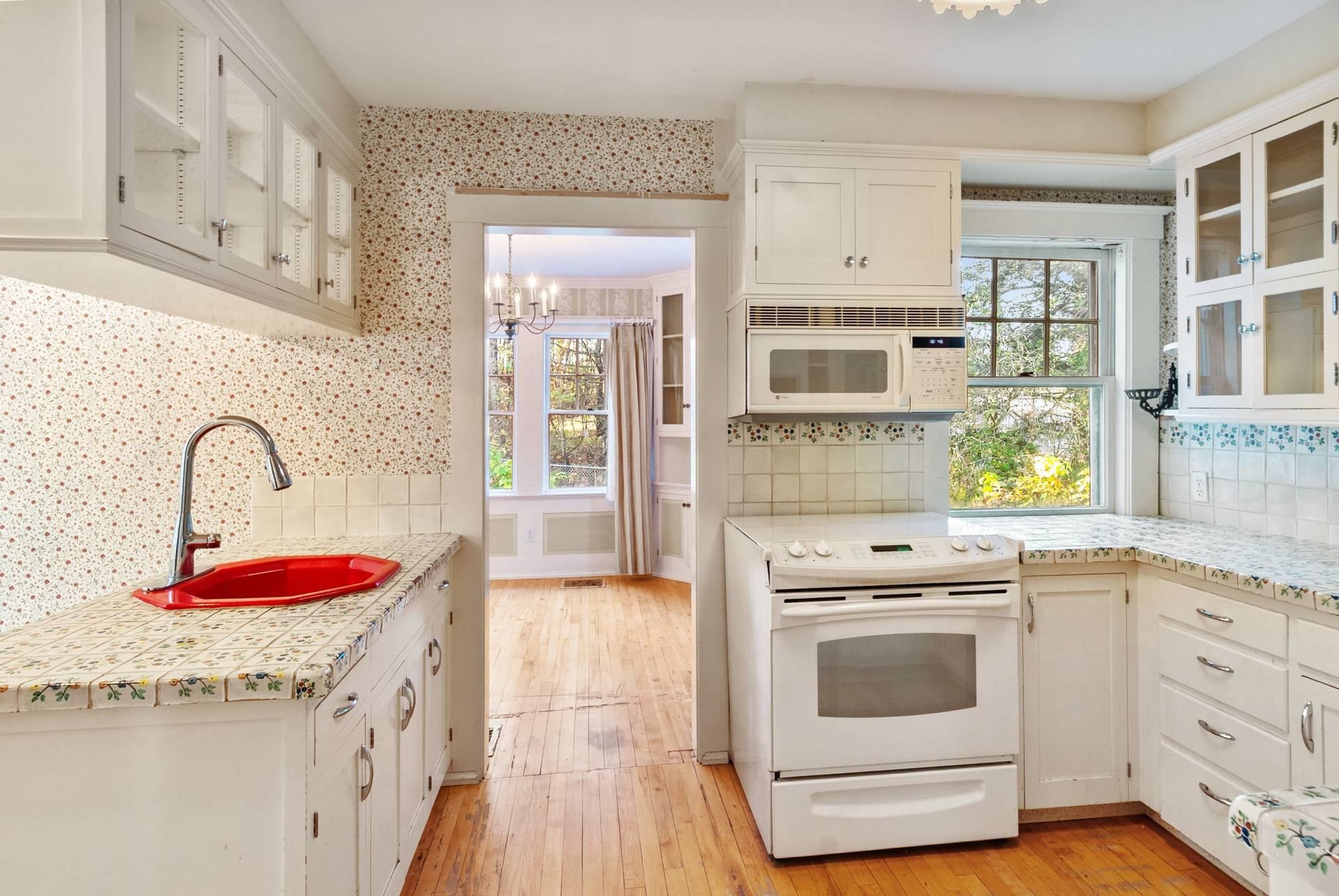 598 East Woodstock Road Property Photo 6