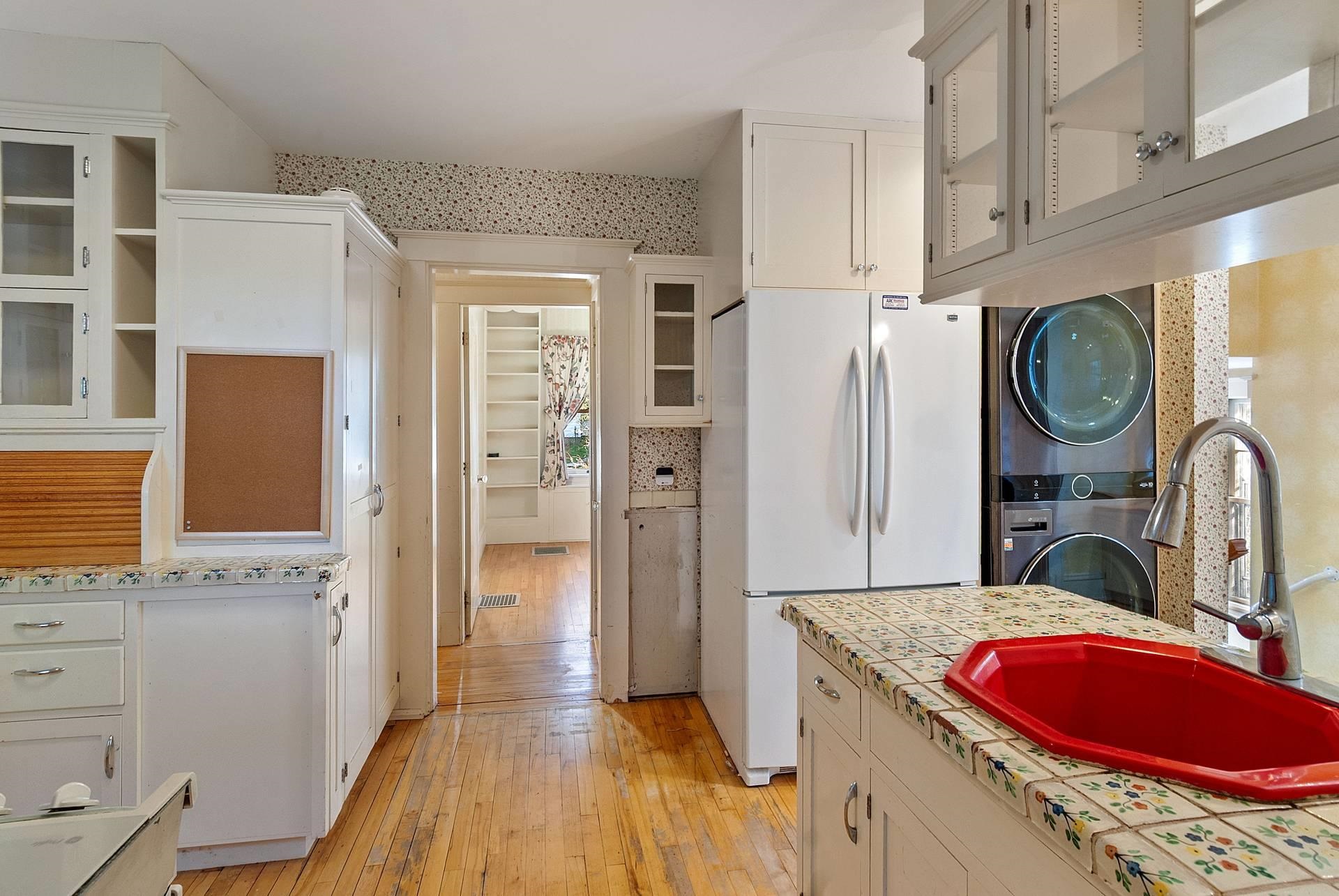 598 East Woodstock Road Property Photo 8