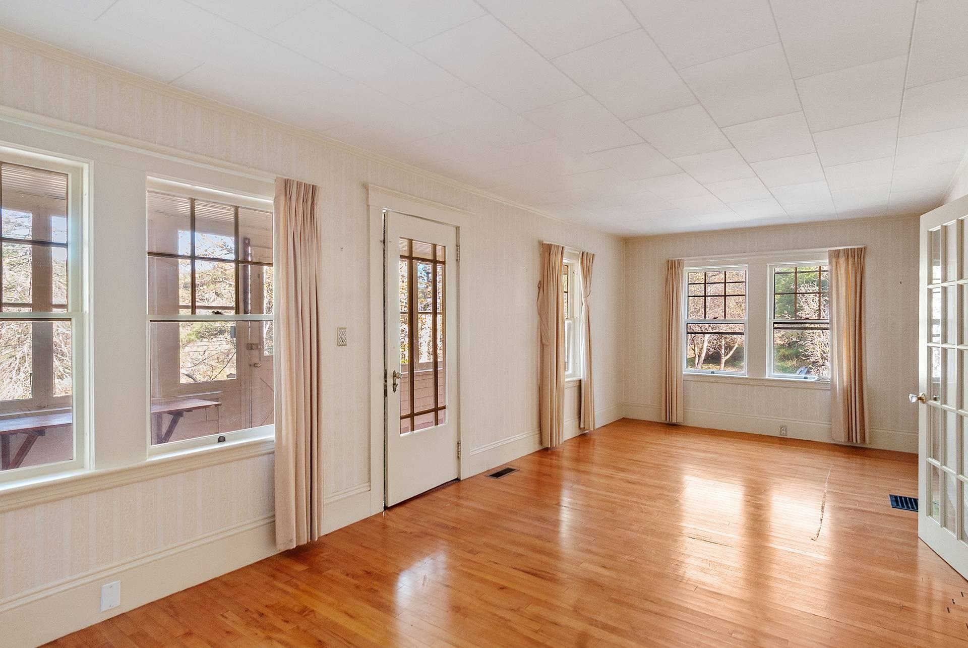 598 East Woodstock Road Property Photo 26