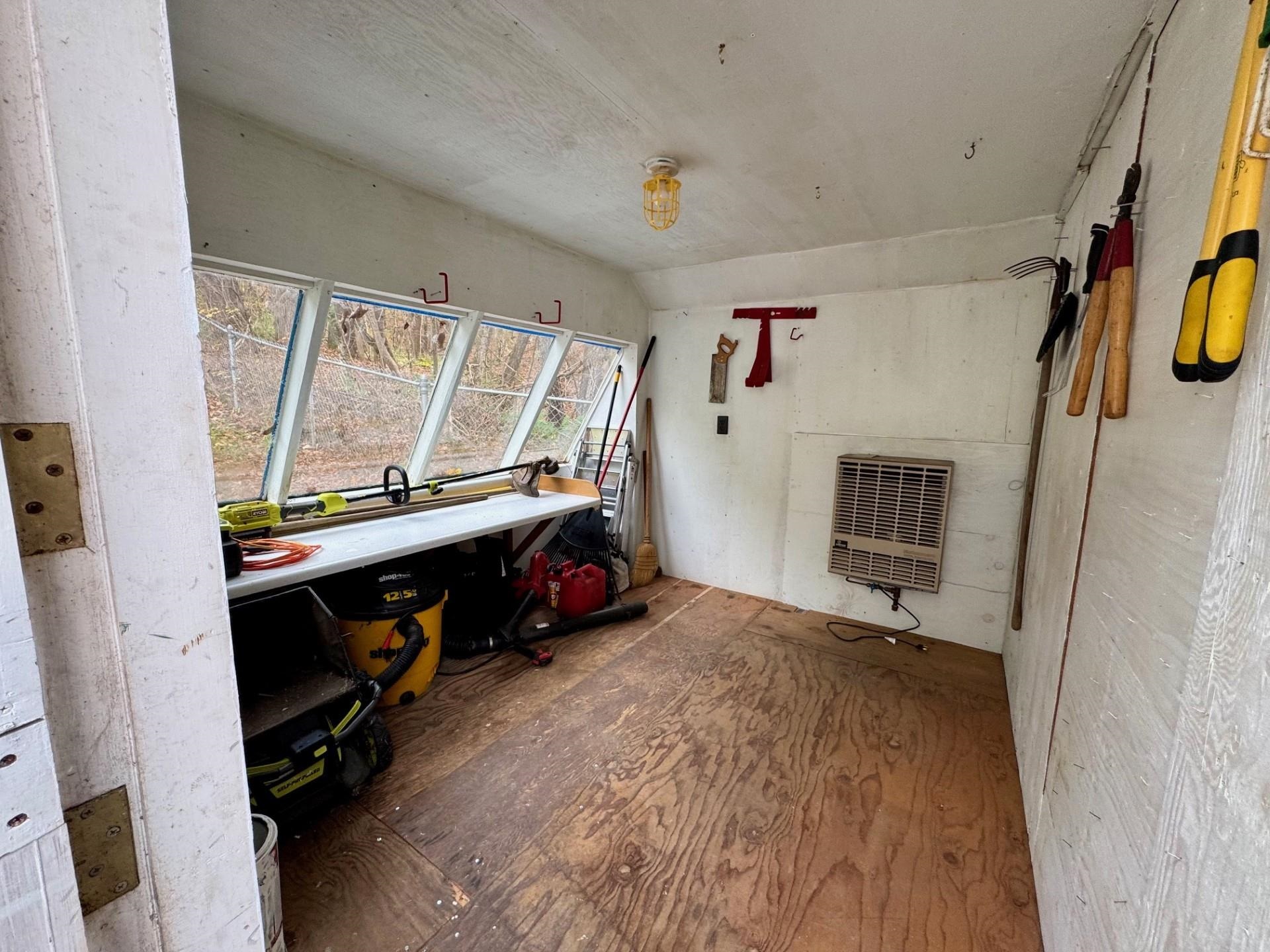 598 East Woodstock Road Property Photo 44