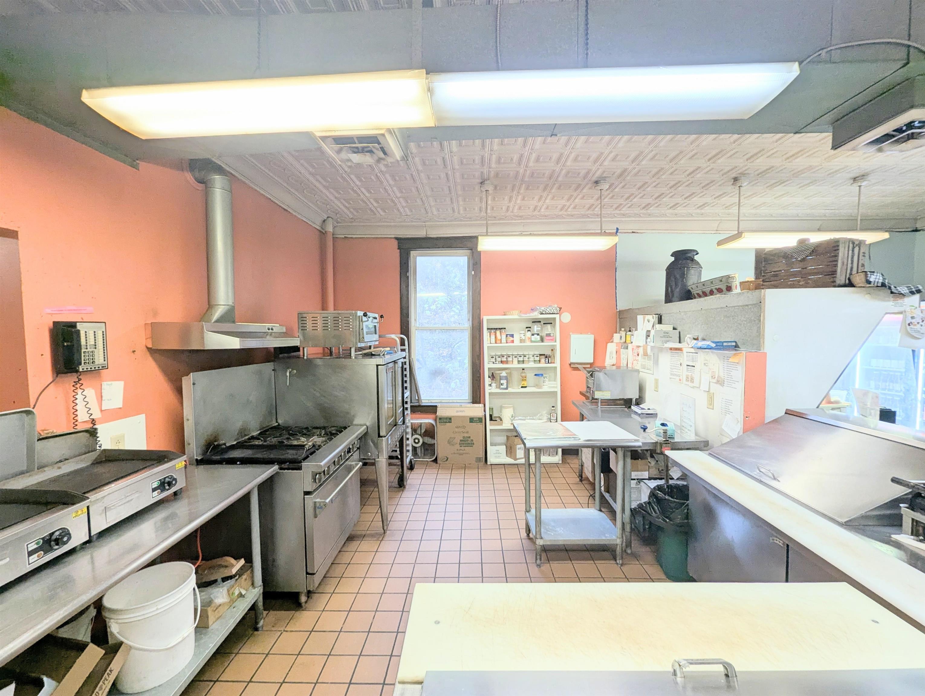 537 Railroad Street Property Photo 29