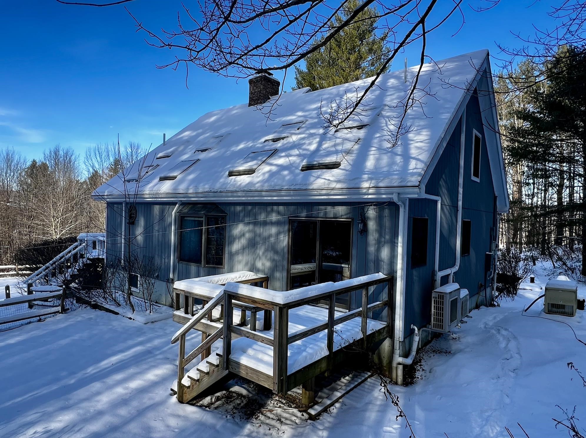 960 East Road Property Photo 2