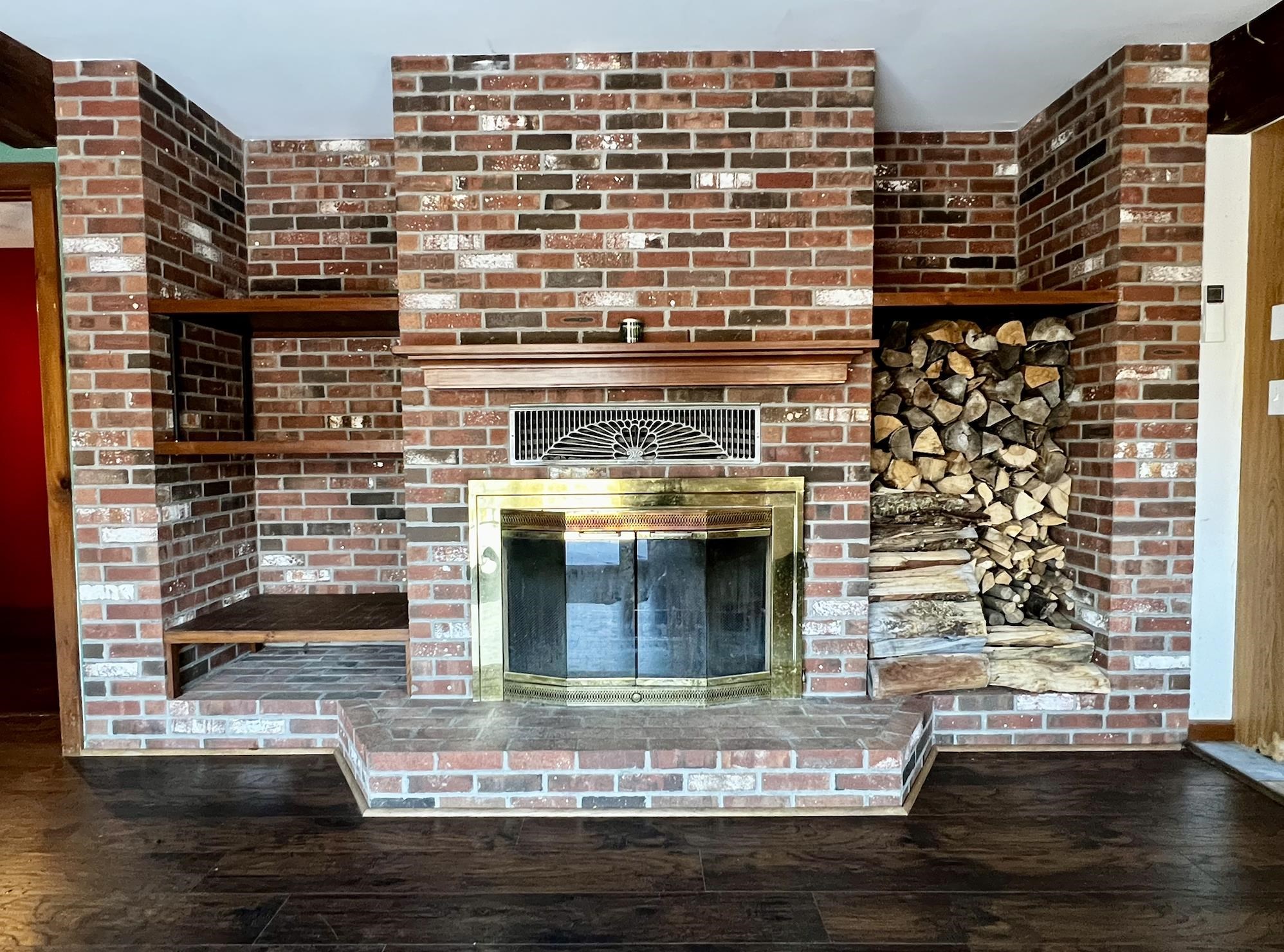 960 East Road Property Photo 7