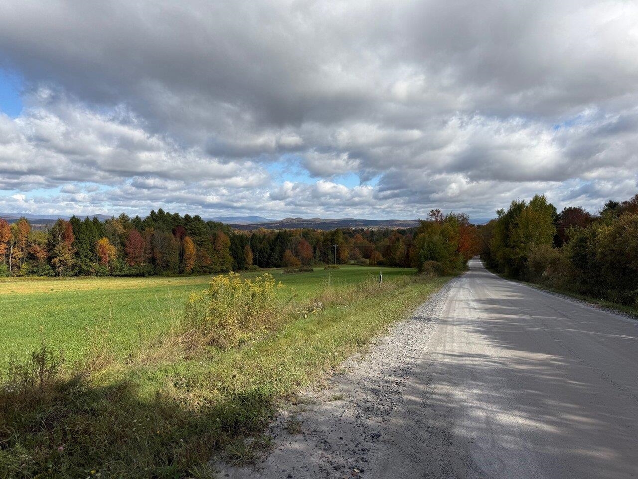 1430 Middle Road Property Photo 3