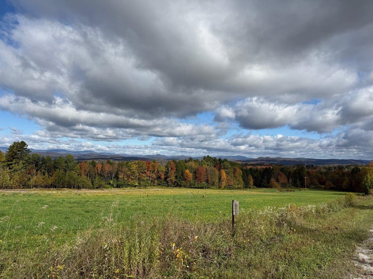 1430 Middle Road Property Photo 5