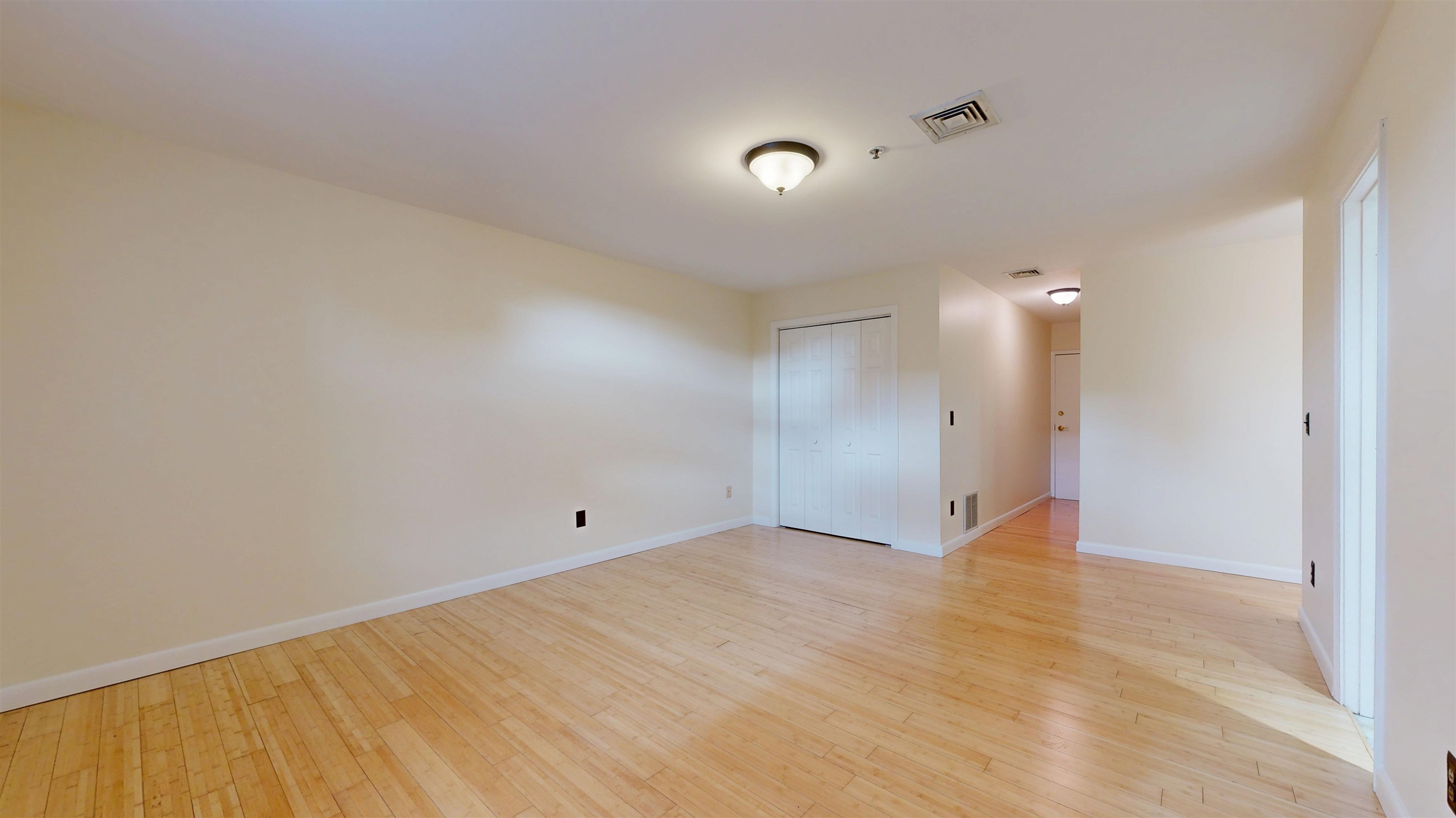 230 College Street Property Photo 12