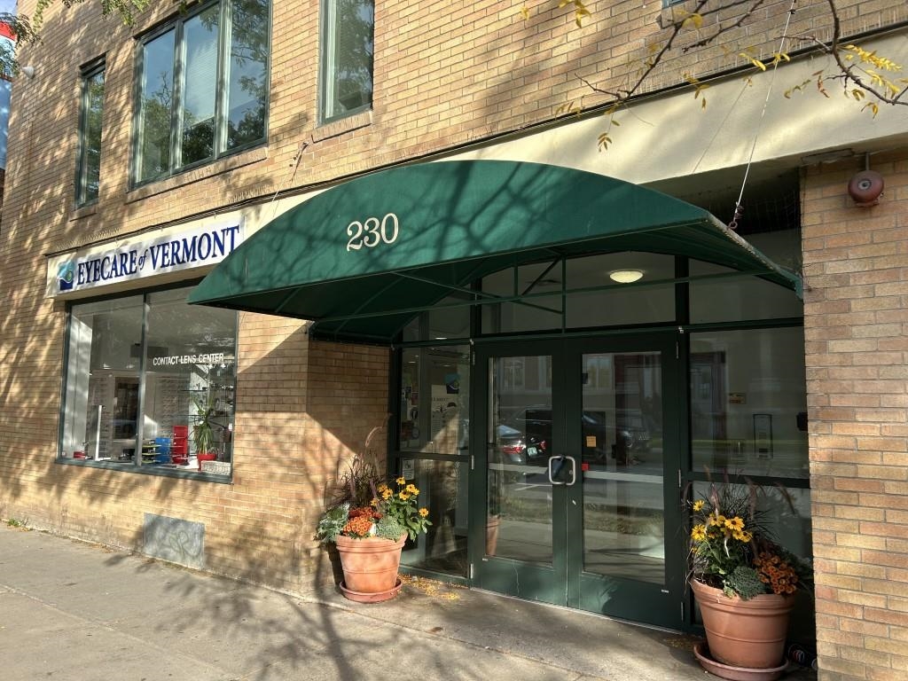 230 College Street Property Photo 15