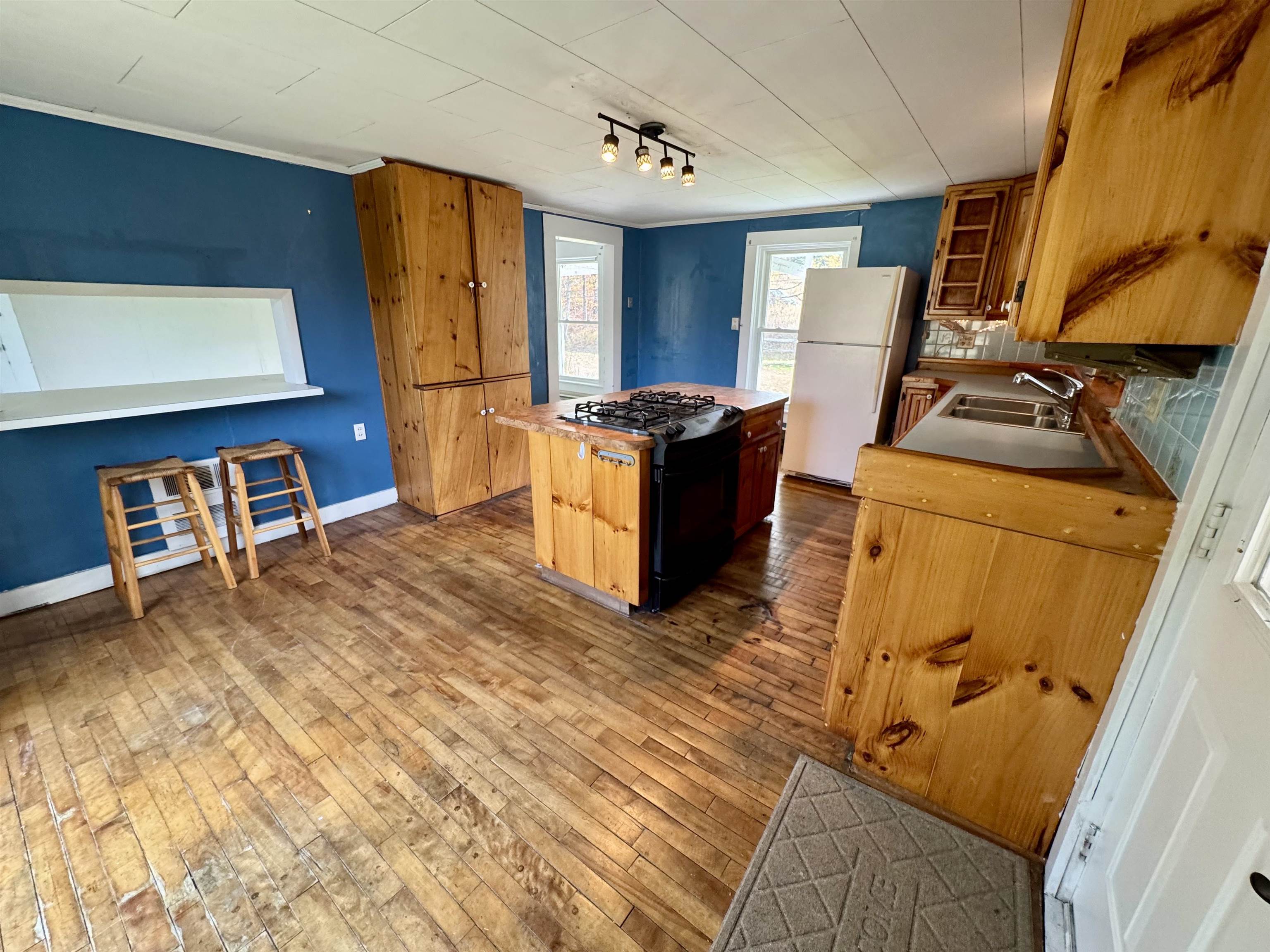 162 Town Forest Road Property Photo 2