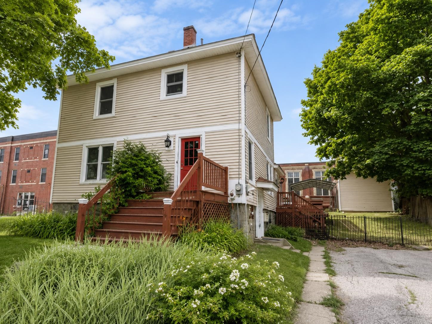 213 Hillside Avenue Property Photo 1