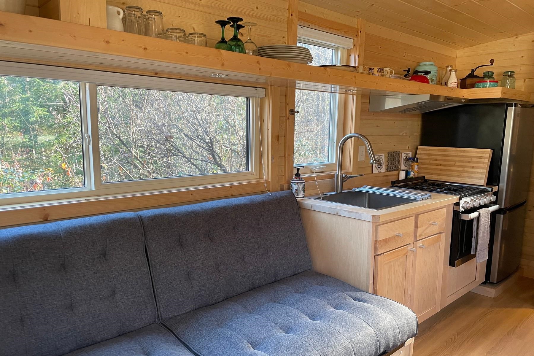 3019 Popple Dungeon Road Property Photo 5