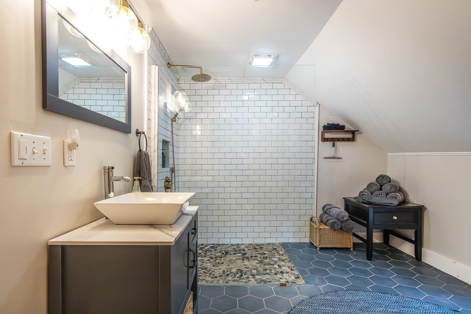 19 River Street Property Photo 30