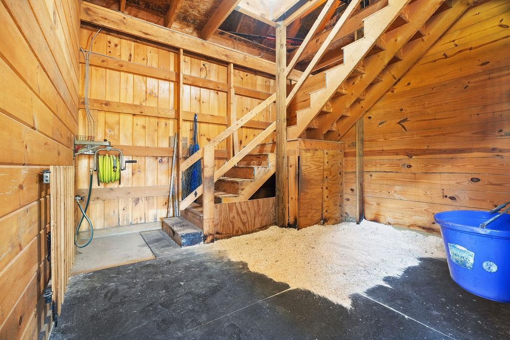 337 Middle Road Property Photo 13