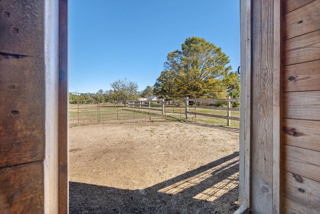 337 Middle Road Property Photo 47