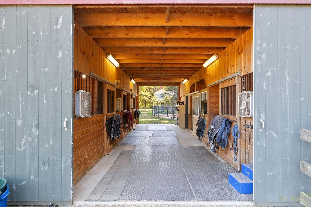 337 Middle Road Property Photo 51